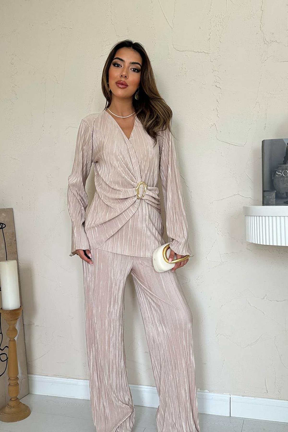 Toptan Bej Toka Detaylı Pilise Takım