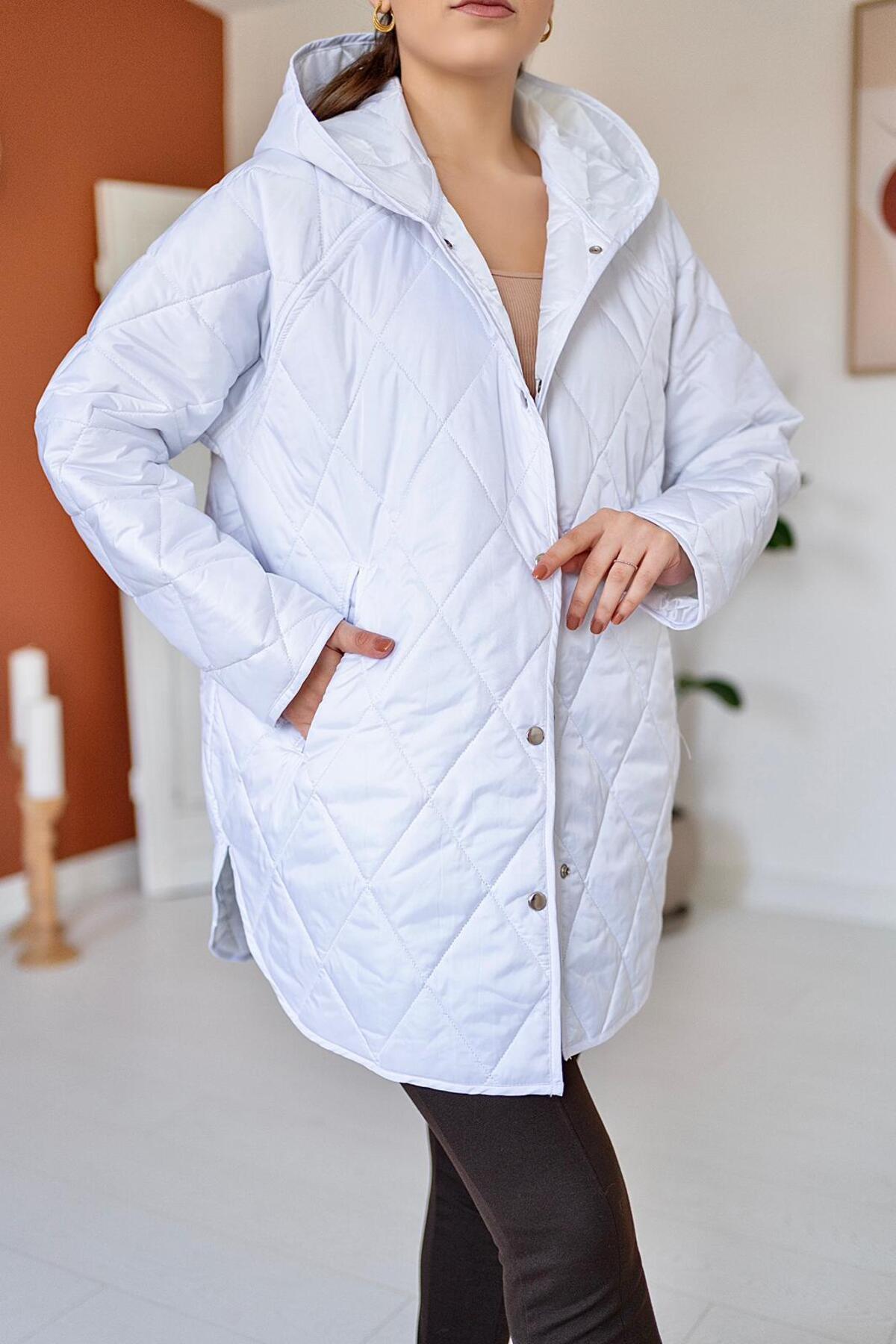 White Diamond Pattern Coat