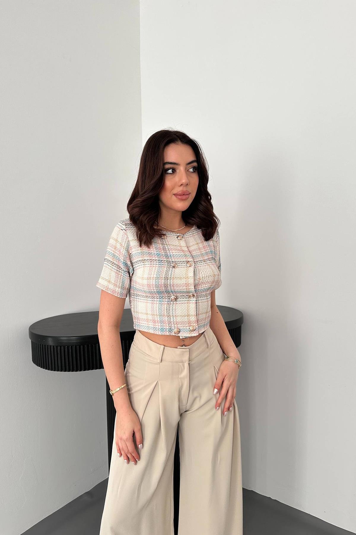 Toptan Beyaz Çizgili ve Düğmeli Bluz