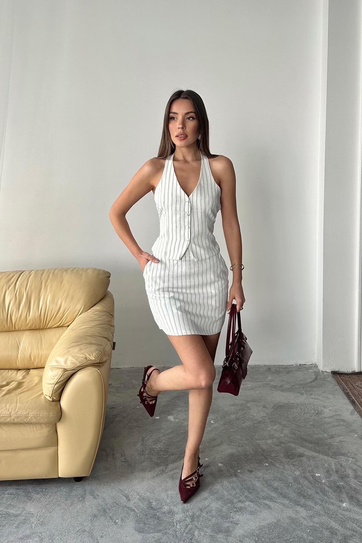 Toptan Beyaz Çizgili Yelek Ve Etek Takım