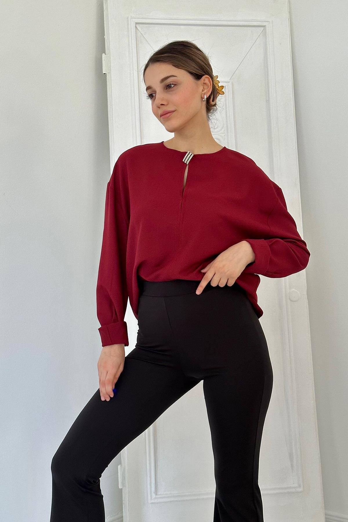 Toptan Bordo Yakası Broşlu Bluz