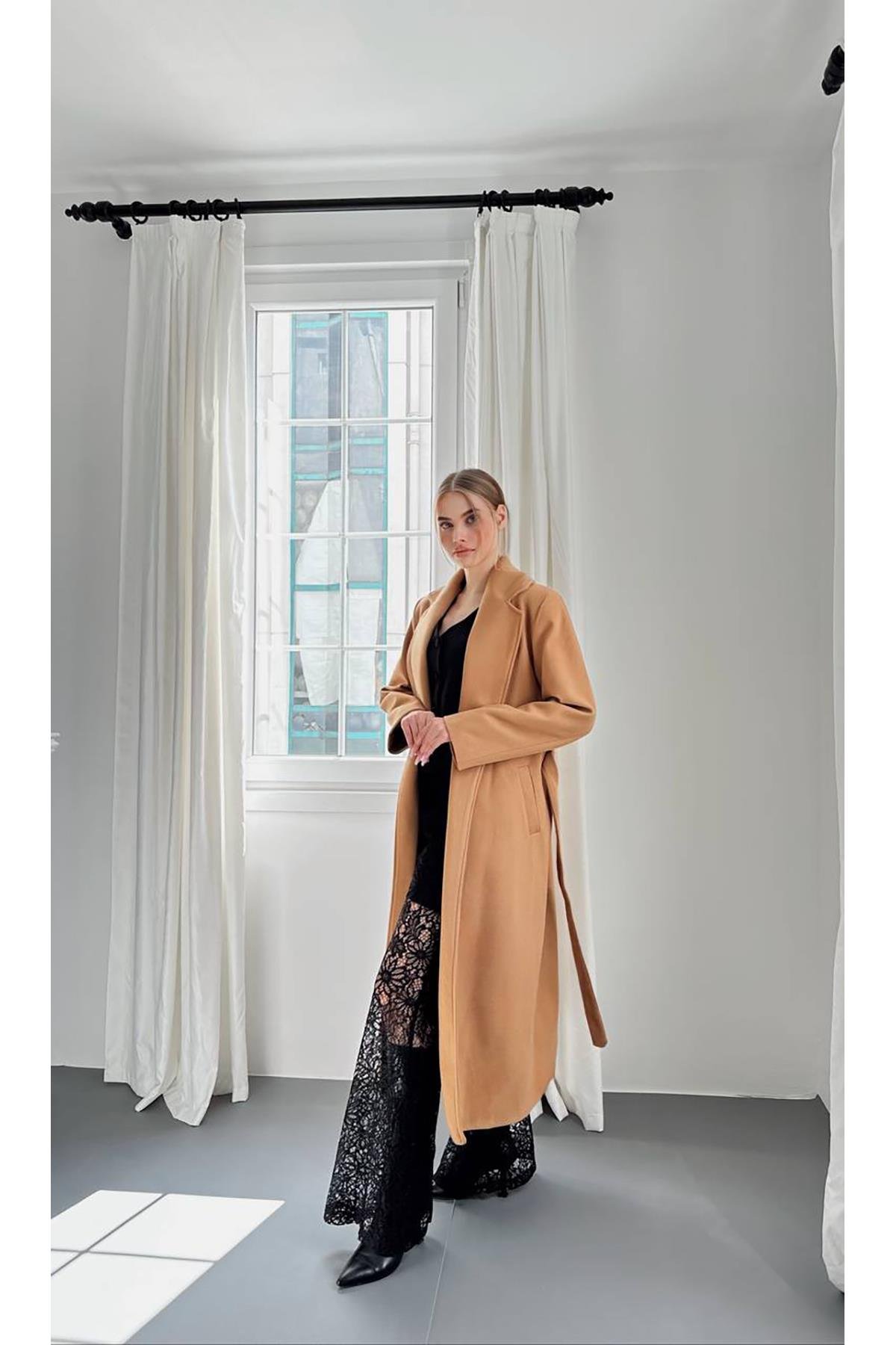 Toptan Camel Kuşaklı Midi Kaban