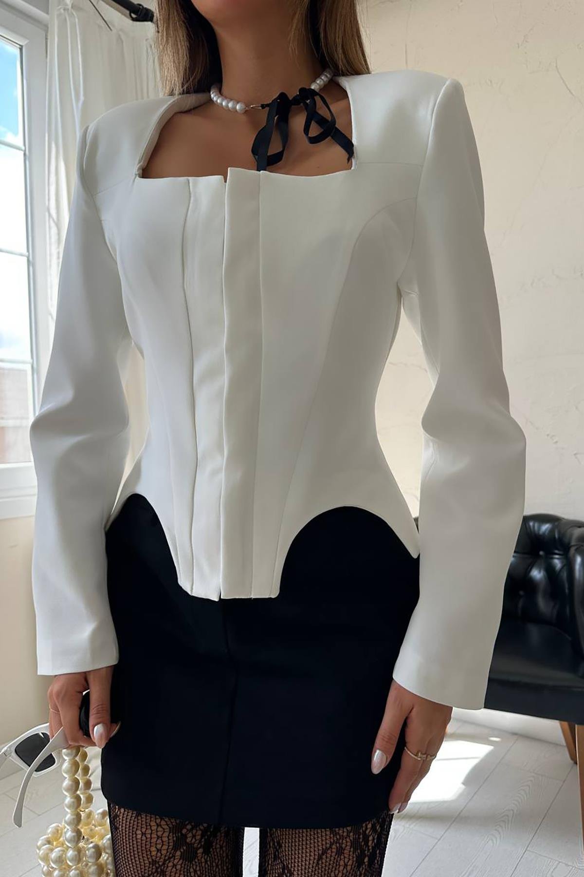 Toptan Ekru Agraf Detaylı Ceket