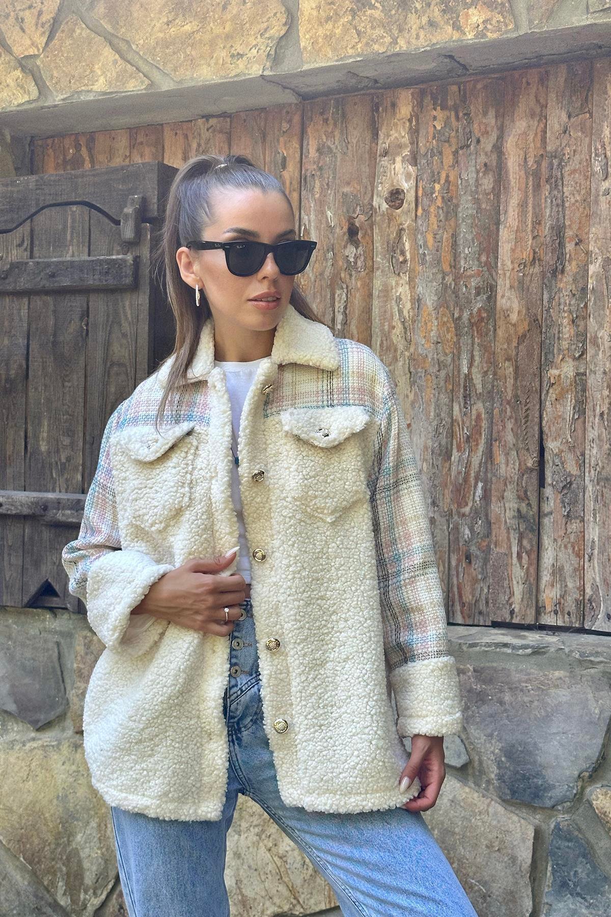 Ekru Garnili Kadın Kaban