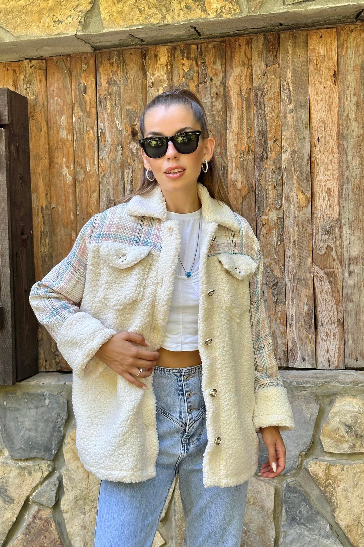 Ekru Garnili Kadın Kaban