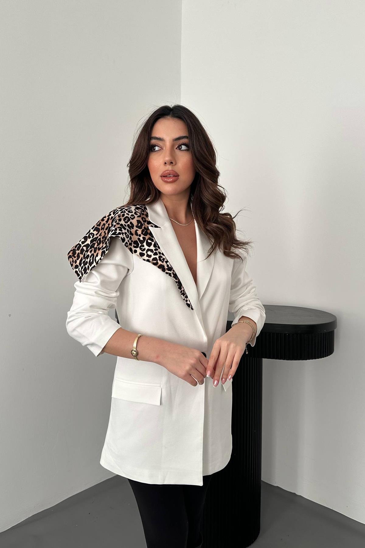 Toptan Ekru Kol Ucu Büzgülü Atlas Ceket