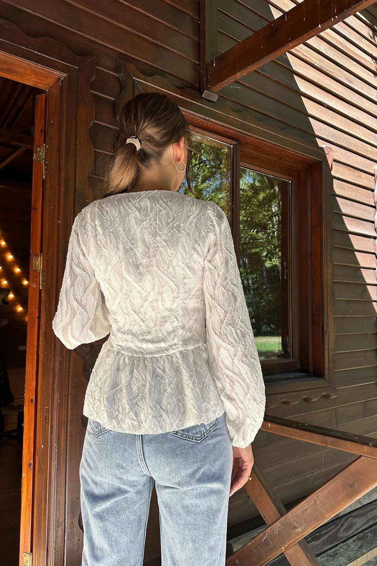 Toptan Ekru Önü Düğmeli Bluz