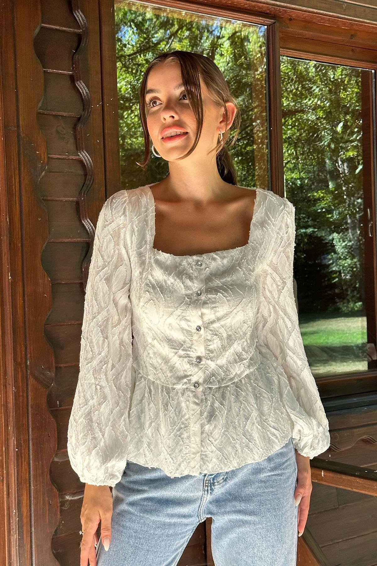 Toptan Ekru Önü Düğmeli Bluz