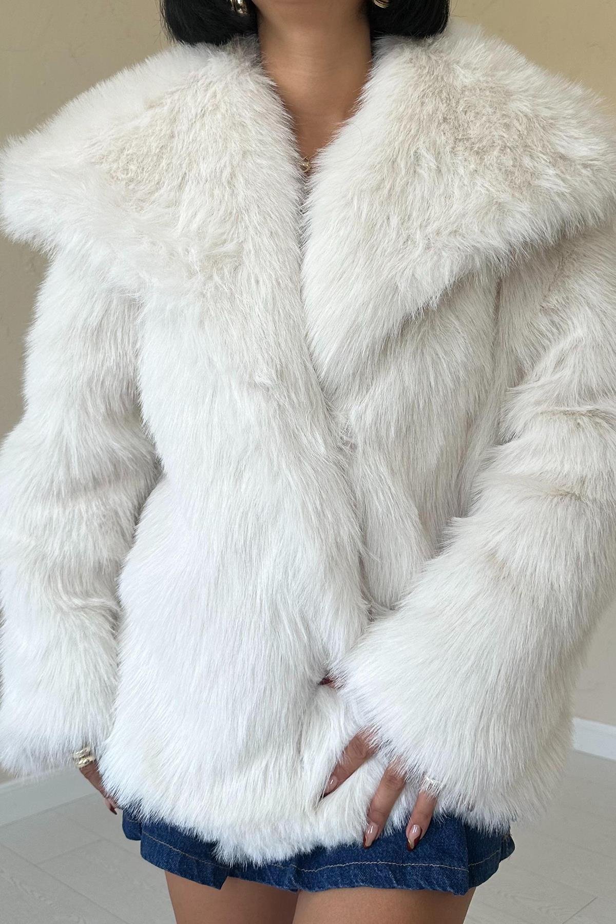 Toptan Ekru Vatkalı Kürklü Manto