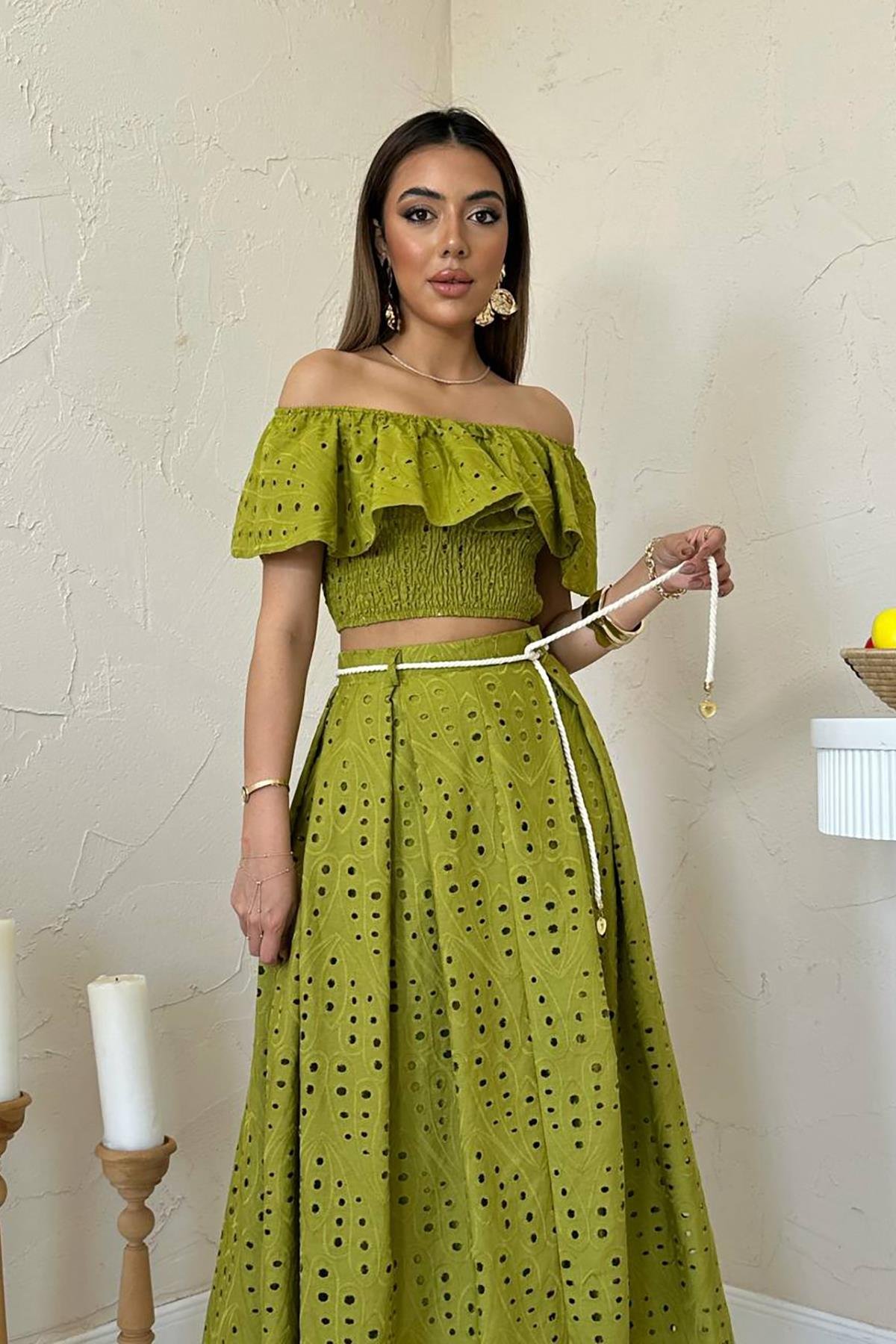 Toptan Fıstık Yeşili Gipeli Bluz Etek Takım