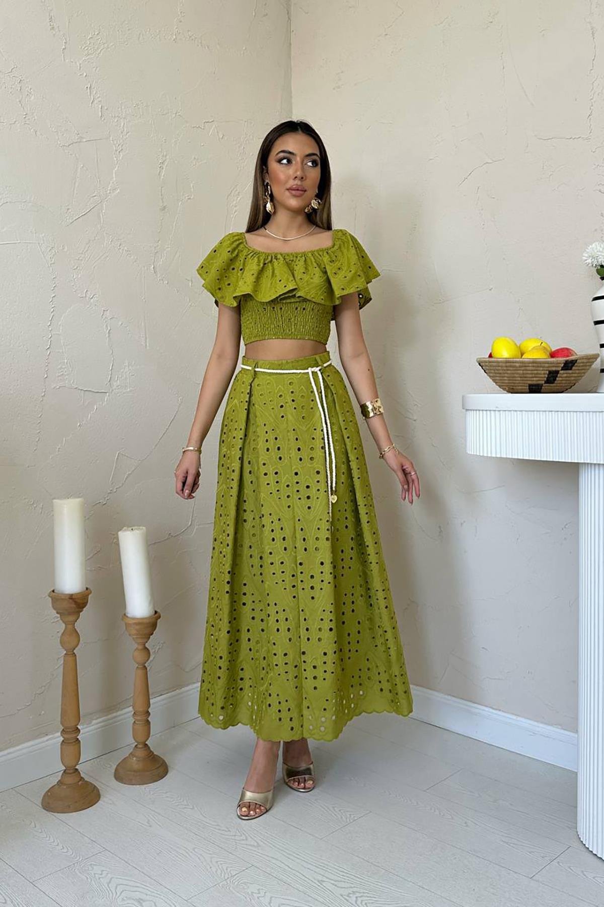 Toptan Fıstık Yeşili Gipeli Bluz Etek Takım