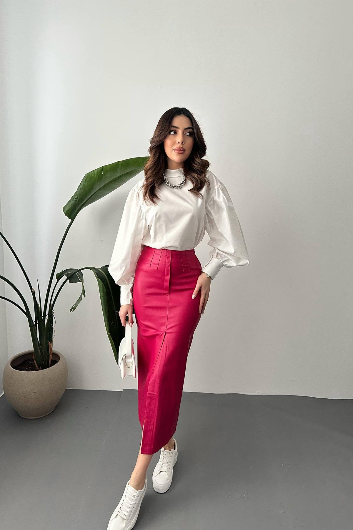 Оптовая продажа юбки цвета фуксии с разрезом и вышивкой