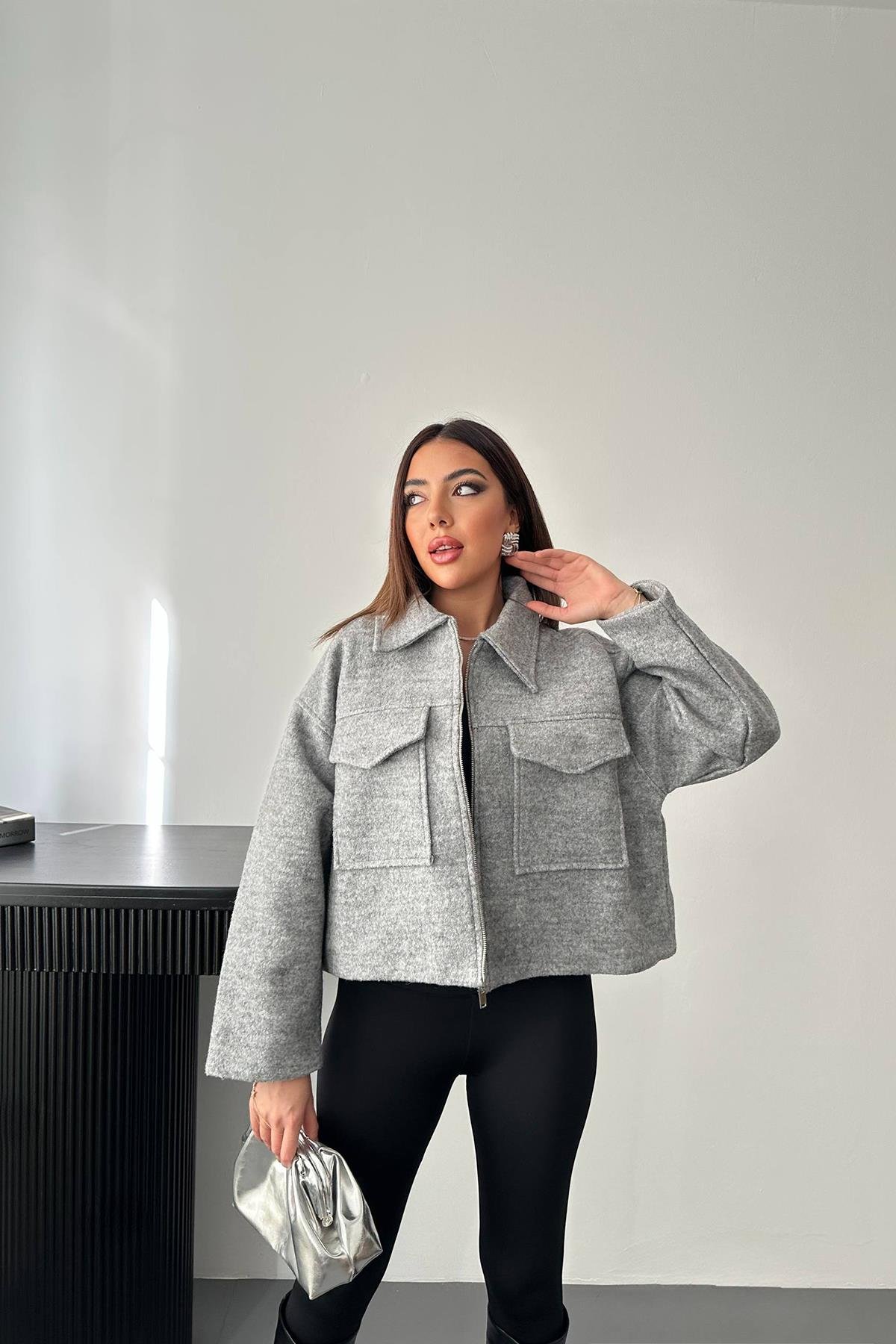 Toptan Gri Cebi Kapaklı Kaşe Ceket