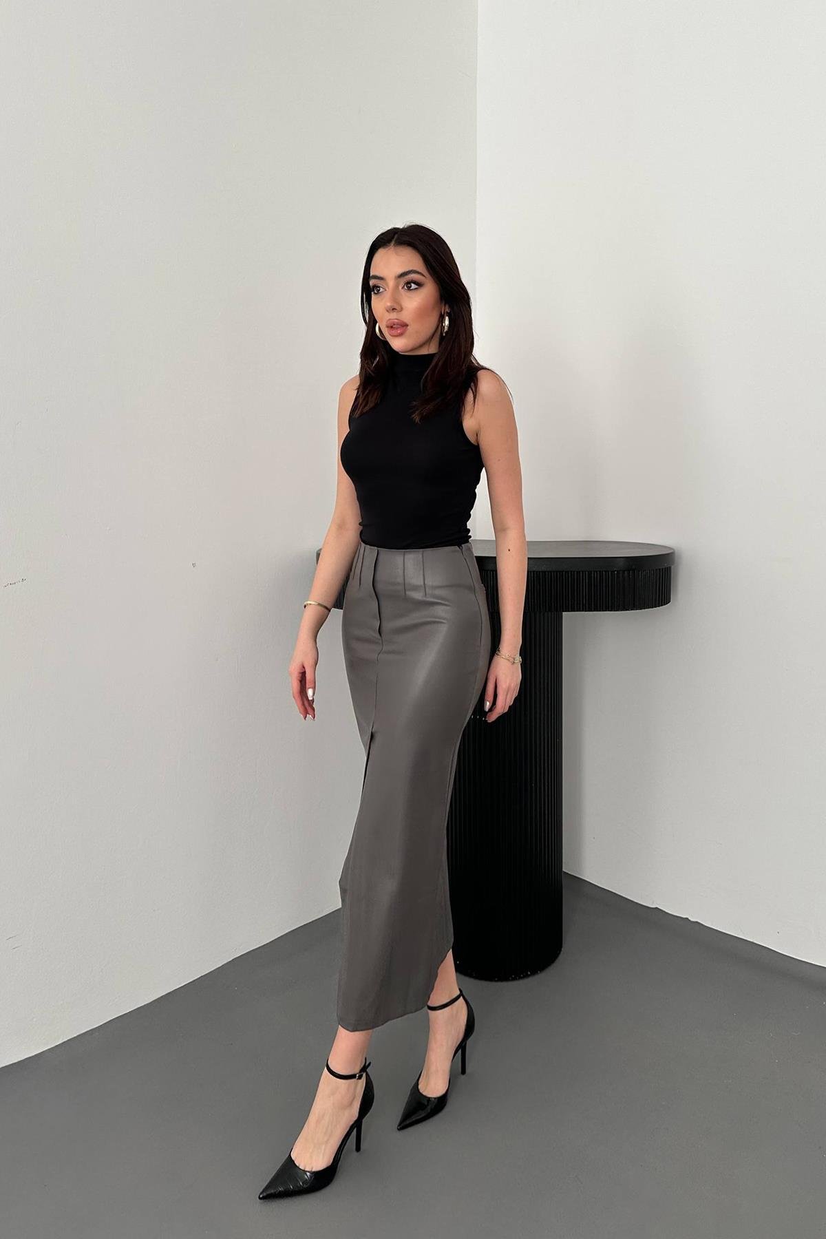 Toptan Gri Yırtmaçlı Süs Patlı Etek