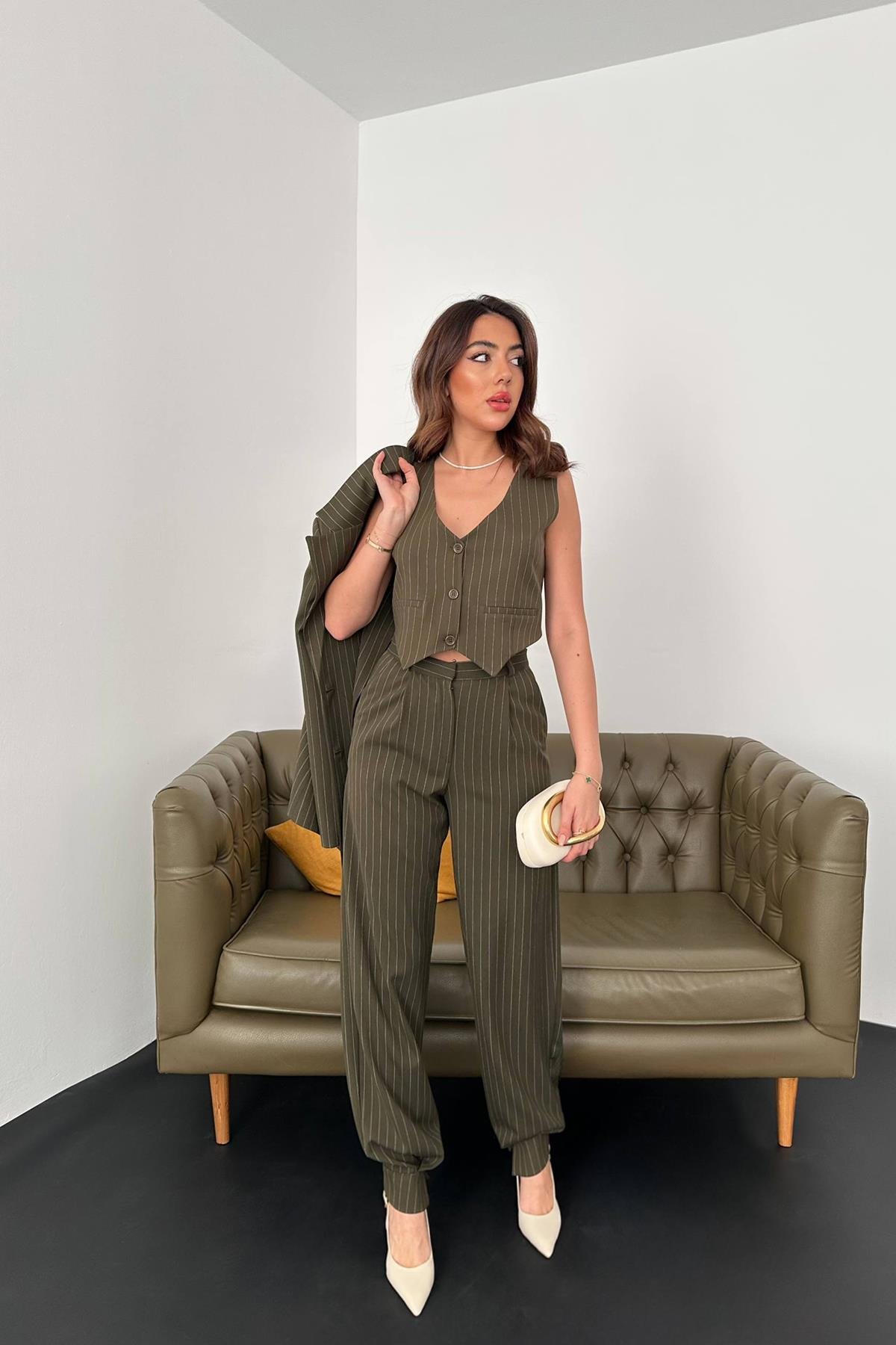 Toptan Haki Çizgili Üçlü Takım