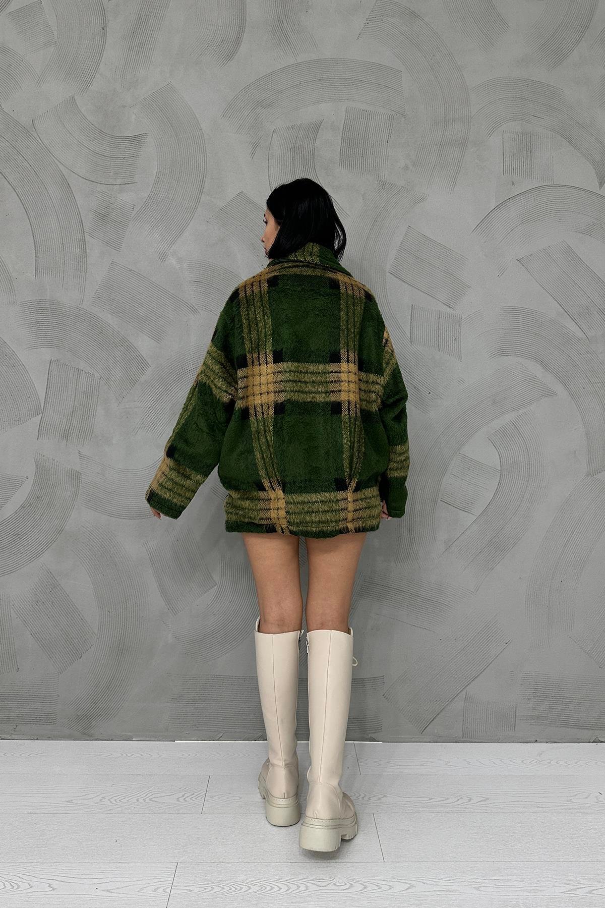 Женское Пальто В Клетку Цвета Хаки На Пуговицах