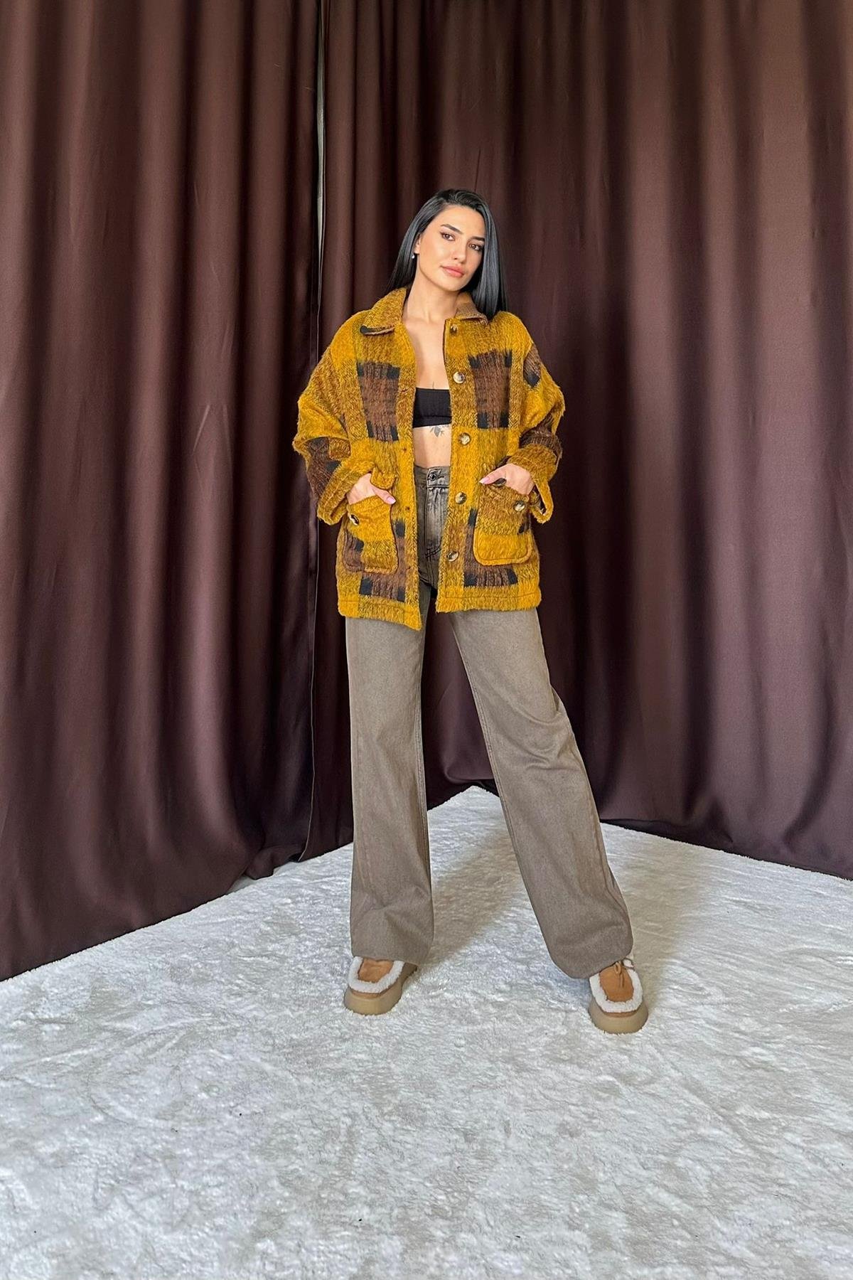 Hardal Siyah Düğmeli Ekoseli Kadın Kaban