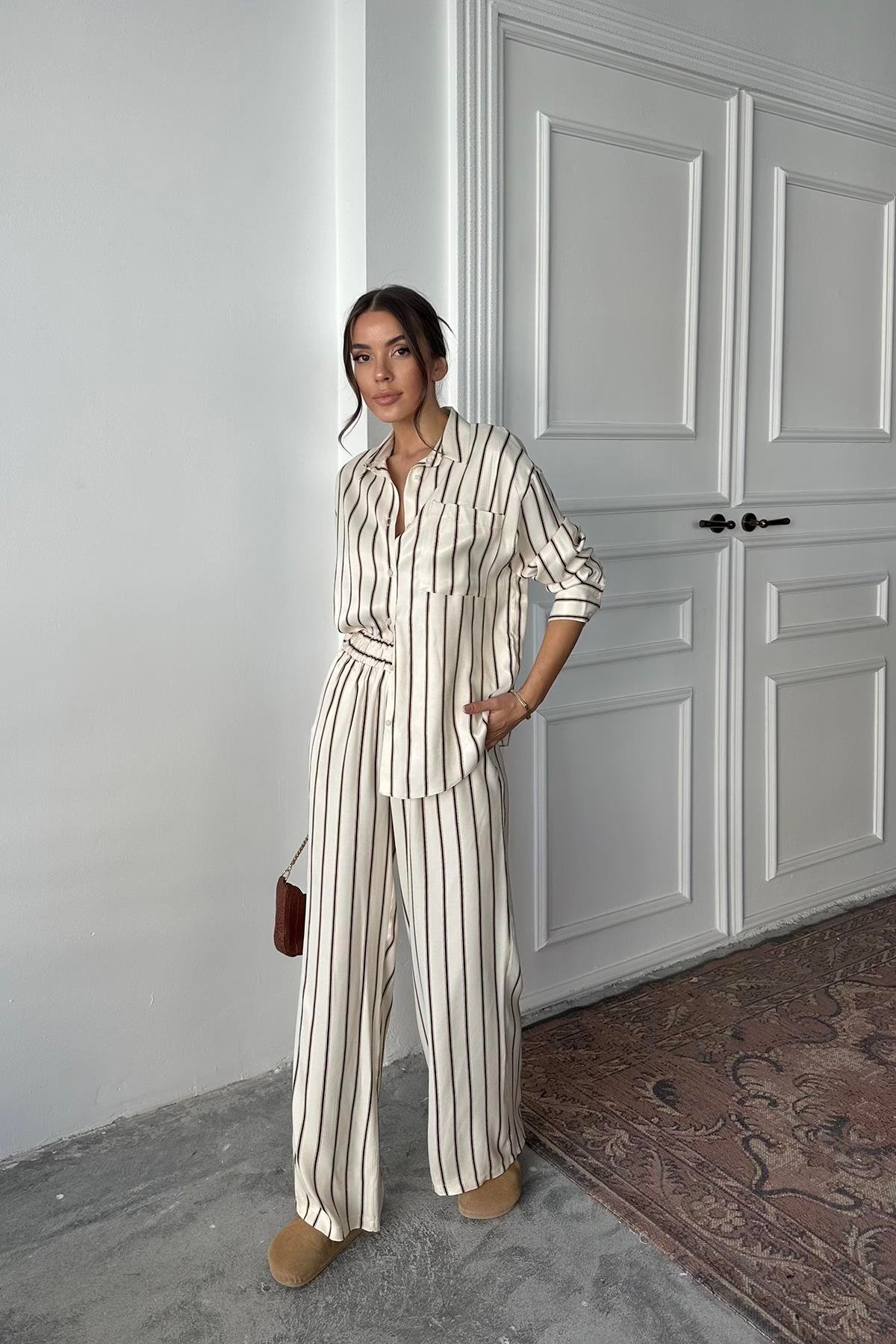 Toptan Kahverengi Çizgili Saten Takım