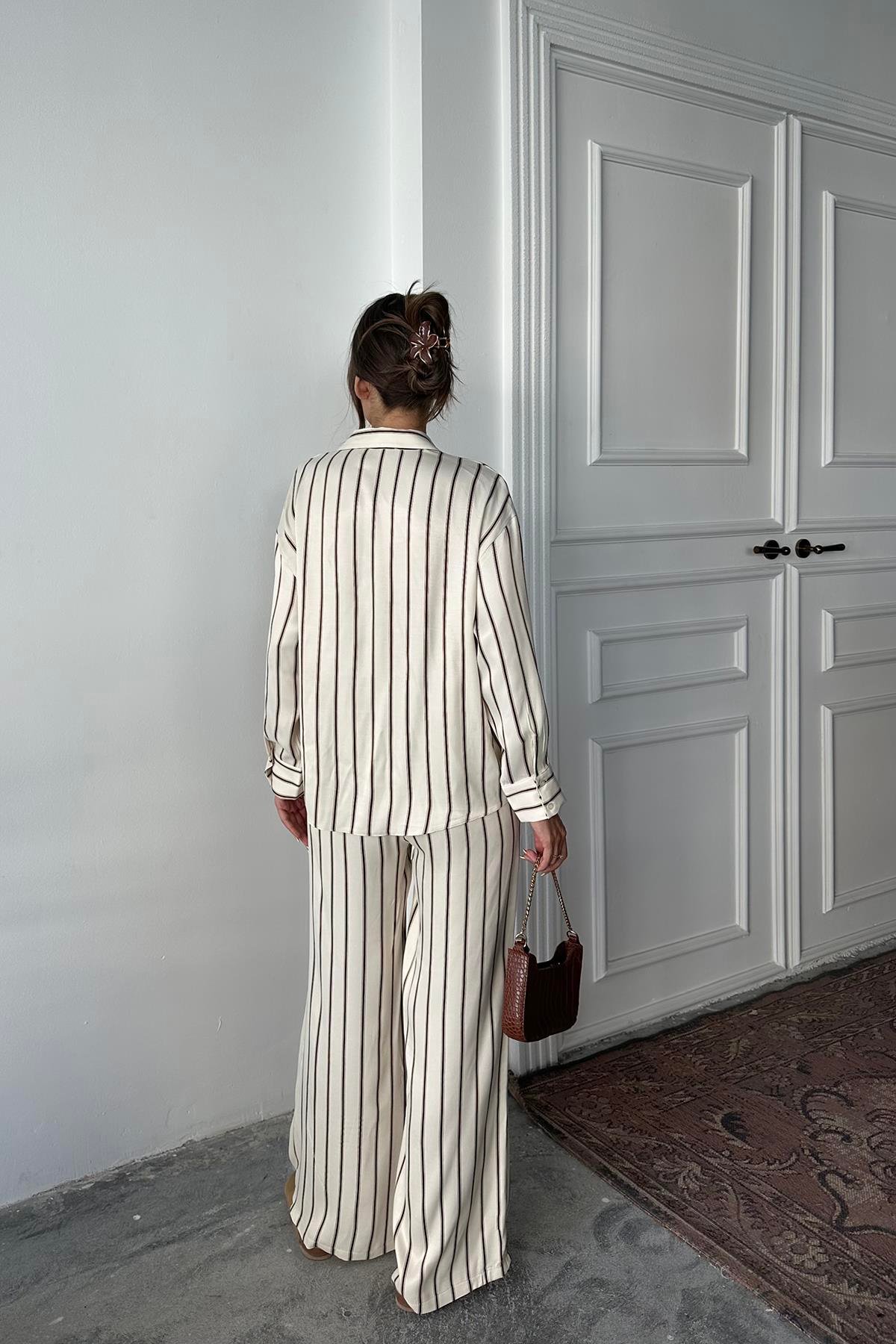 Toptan Kahverengi Çizgili Saten Takım