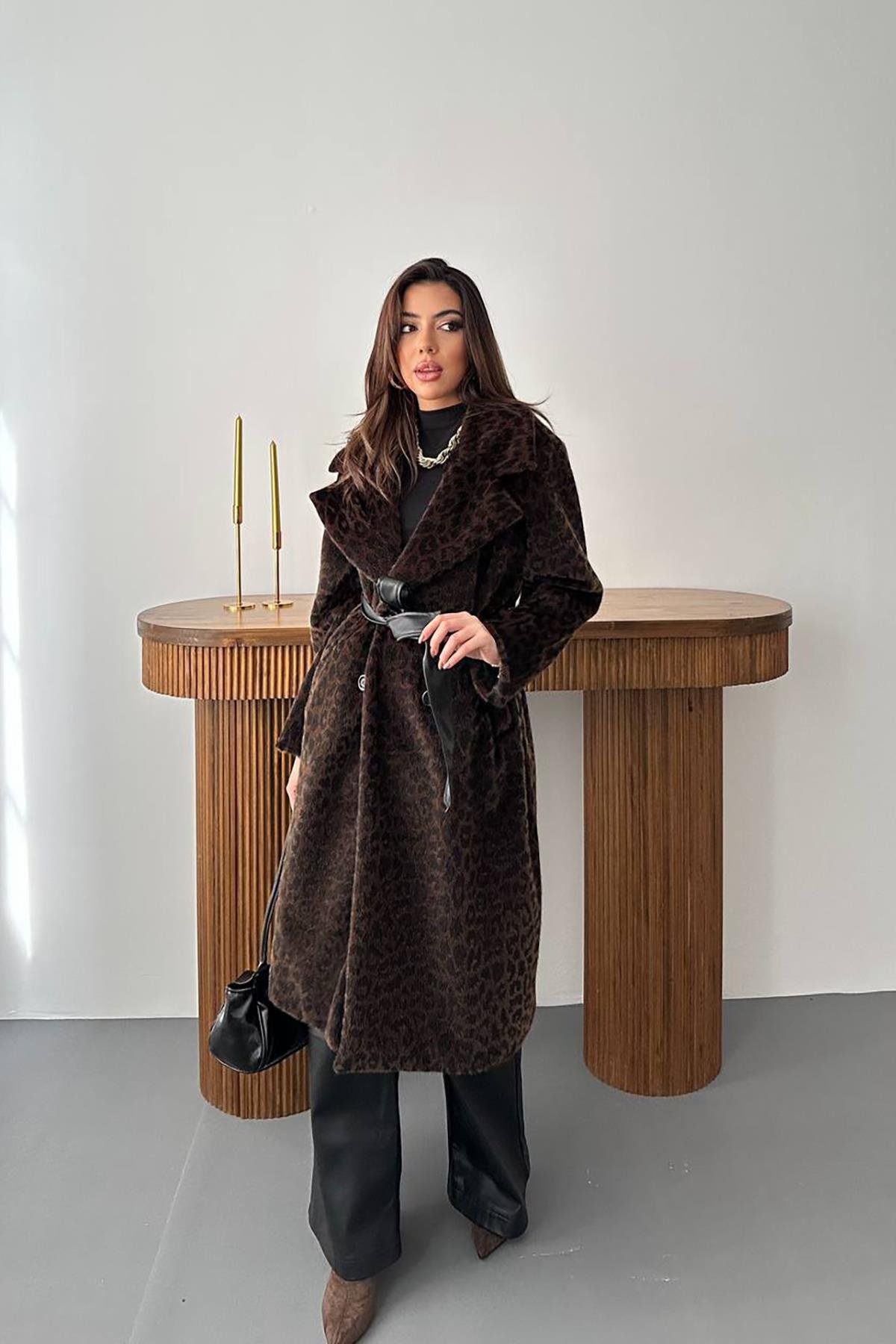 Toptan Kahverengi Deri Kuşak Garnili Kaban