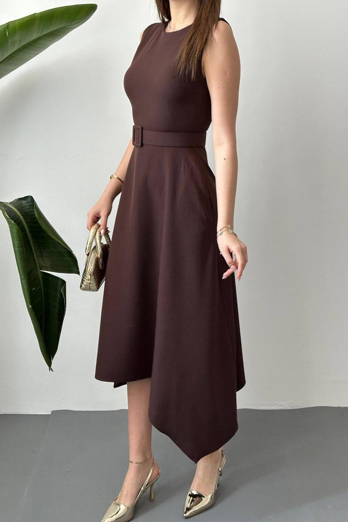 Toptan Kahverengi Etek Ucu Asimetrik Atlas Elbise