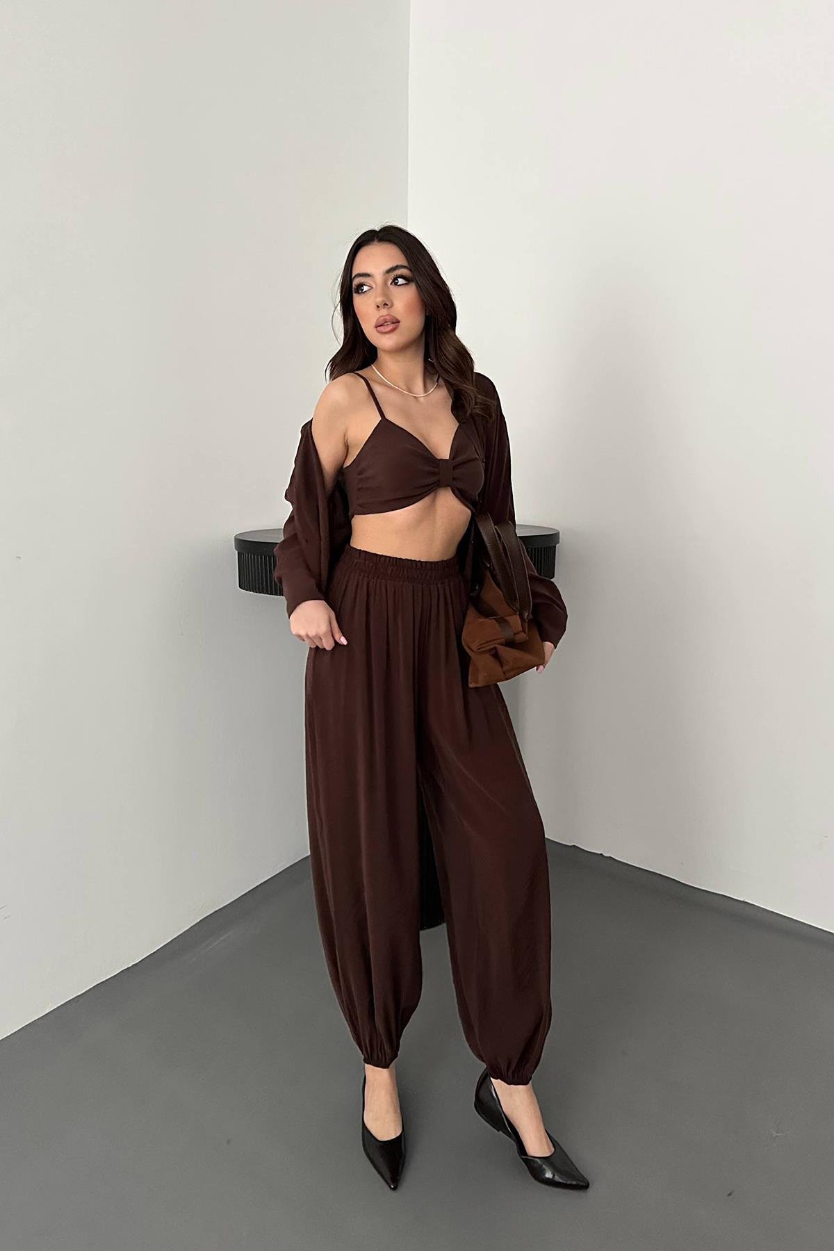 Toptan Kahverengi Gipe Detaylı Üçlü Takım