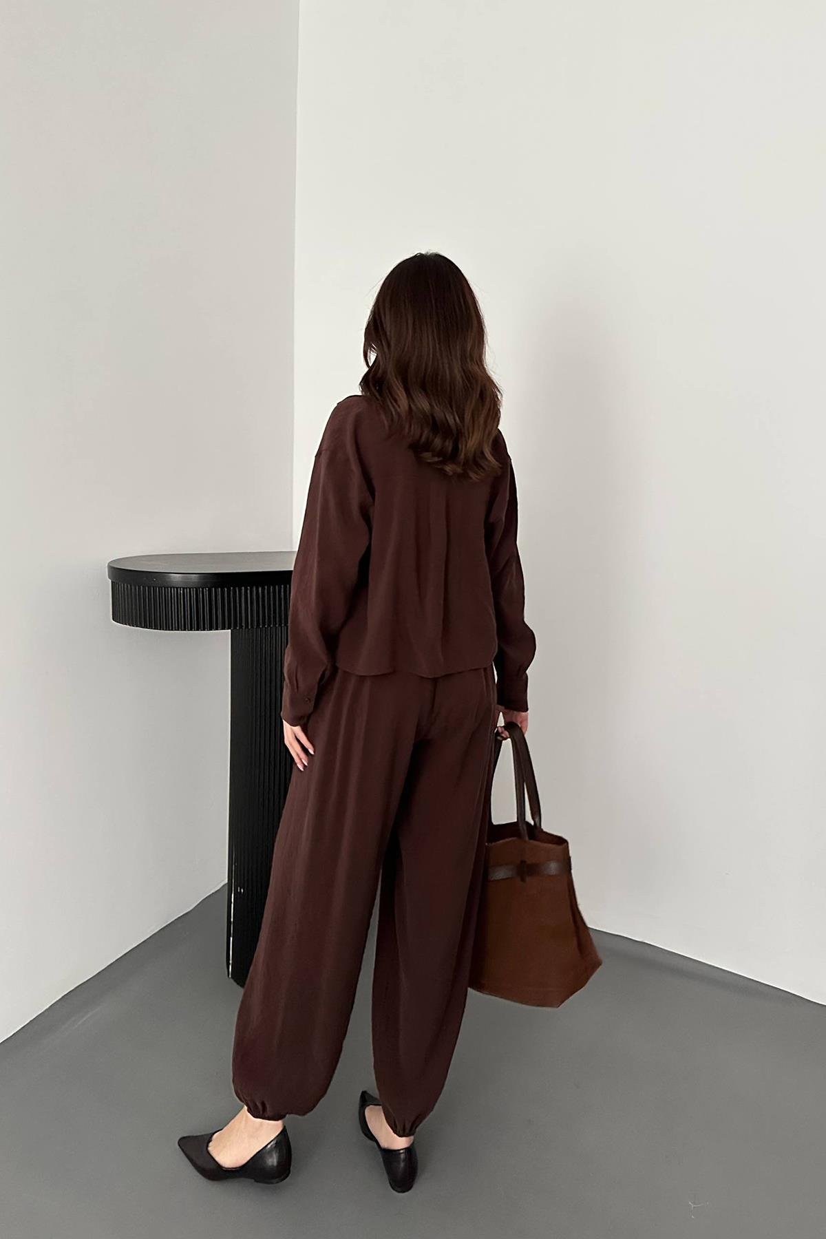 Toptan Kahverengi Gipe Detaylı Üçlü Takım