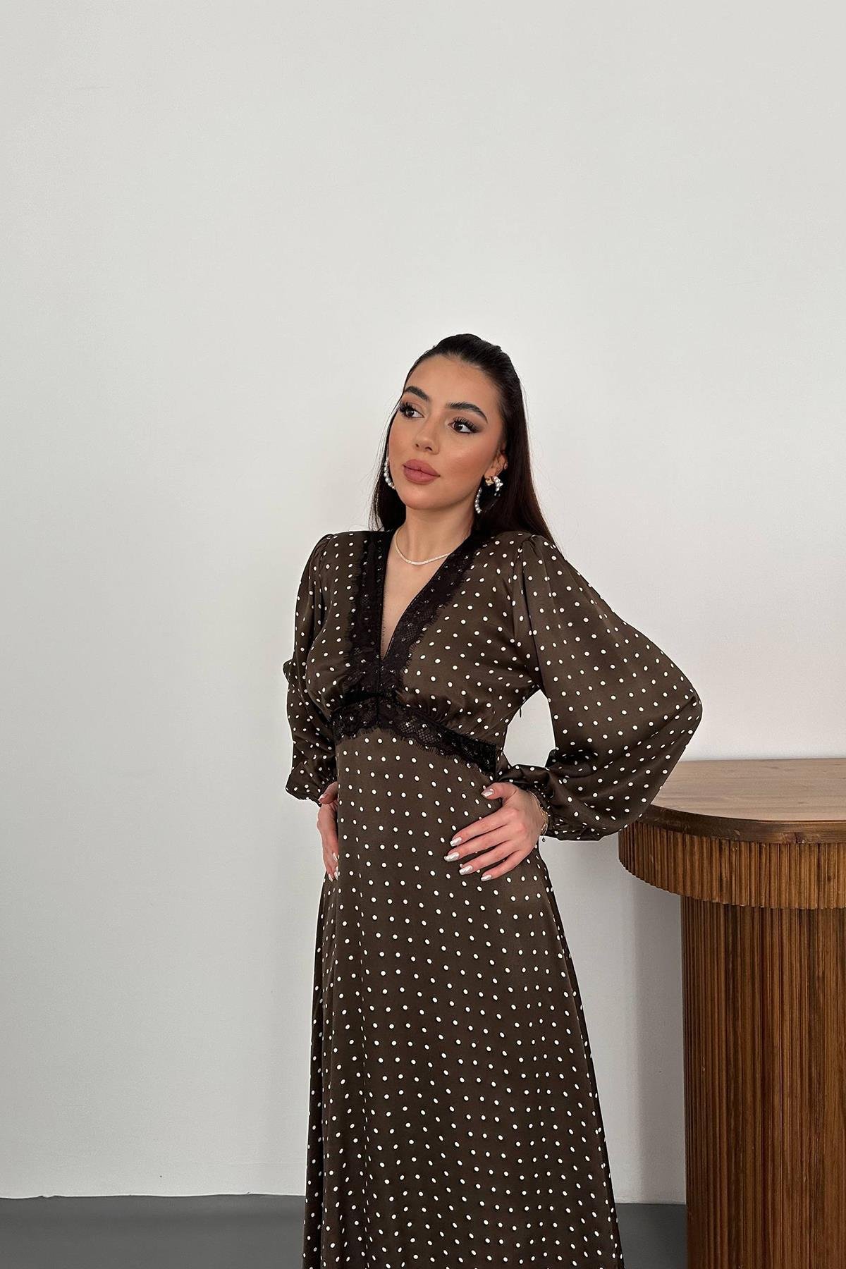 Toptan Kahverengi Saten Puantiyeli Dantel Detaylı Elbise