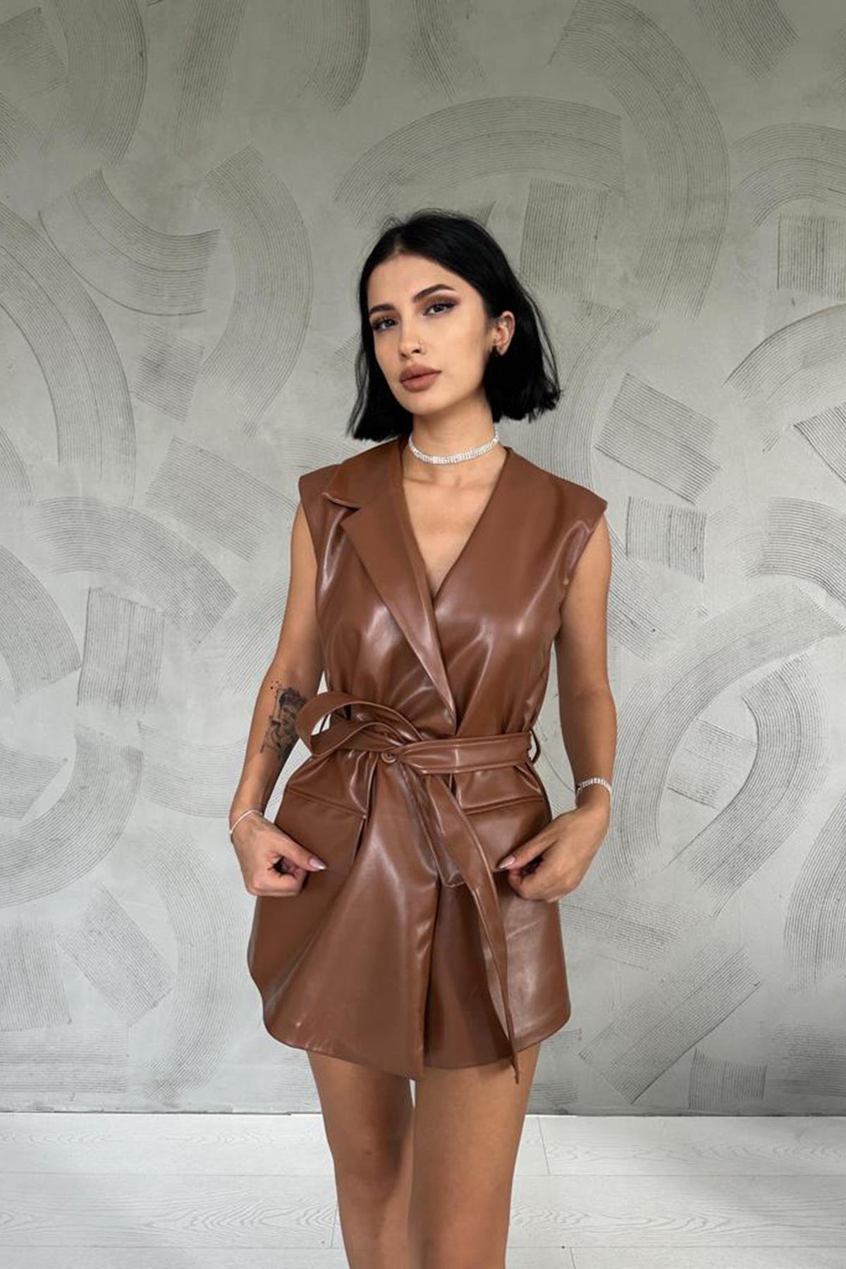 Оптовая продажа коричневого одинарного шалевого воротника жилет