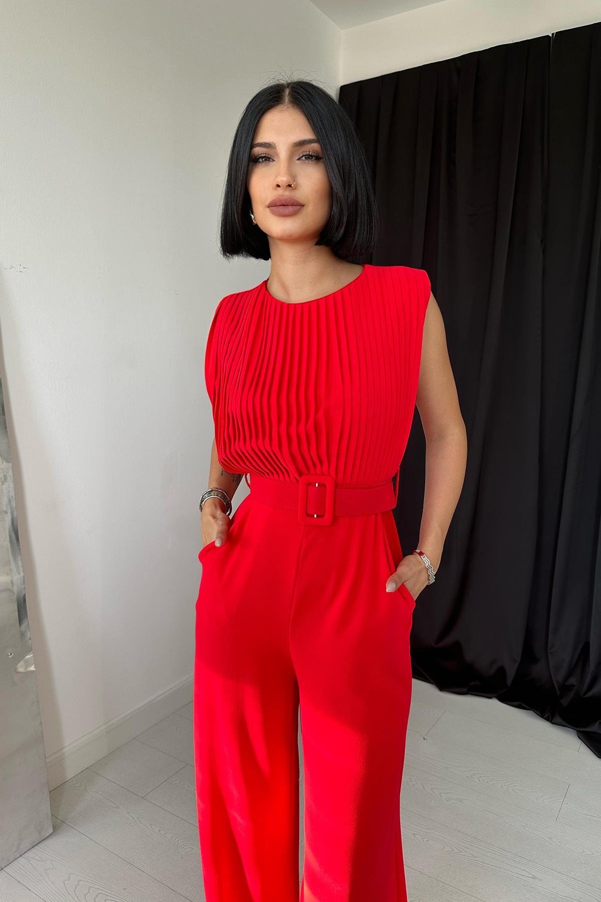 Toptan Kırmızı Kemerli Pileli Tulum