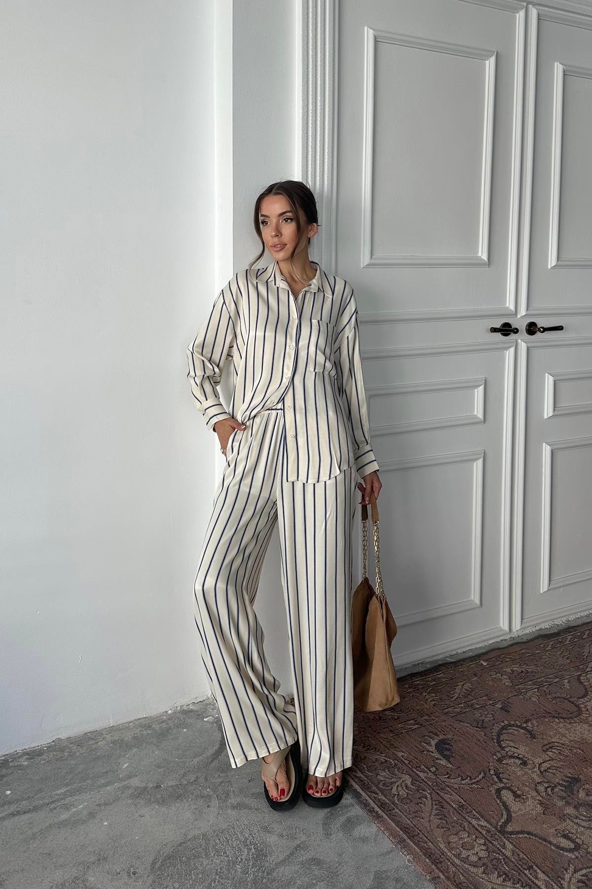 Toptan Mavi Çizgili Saten Takım