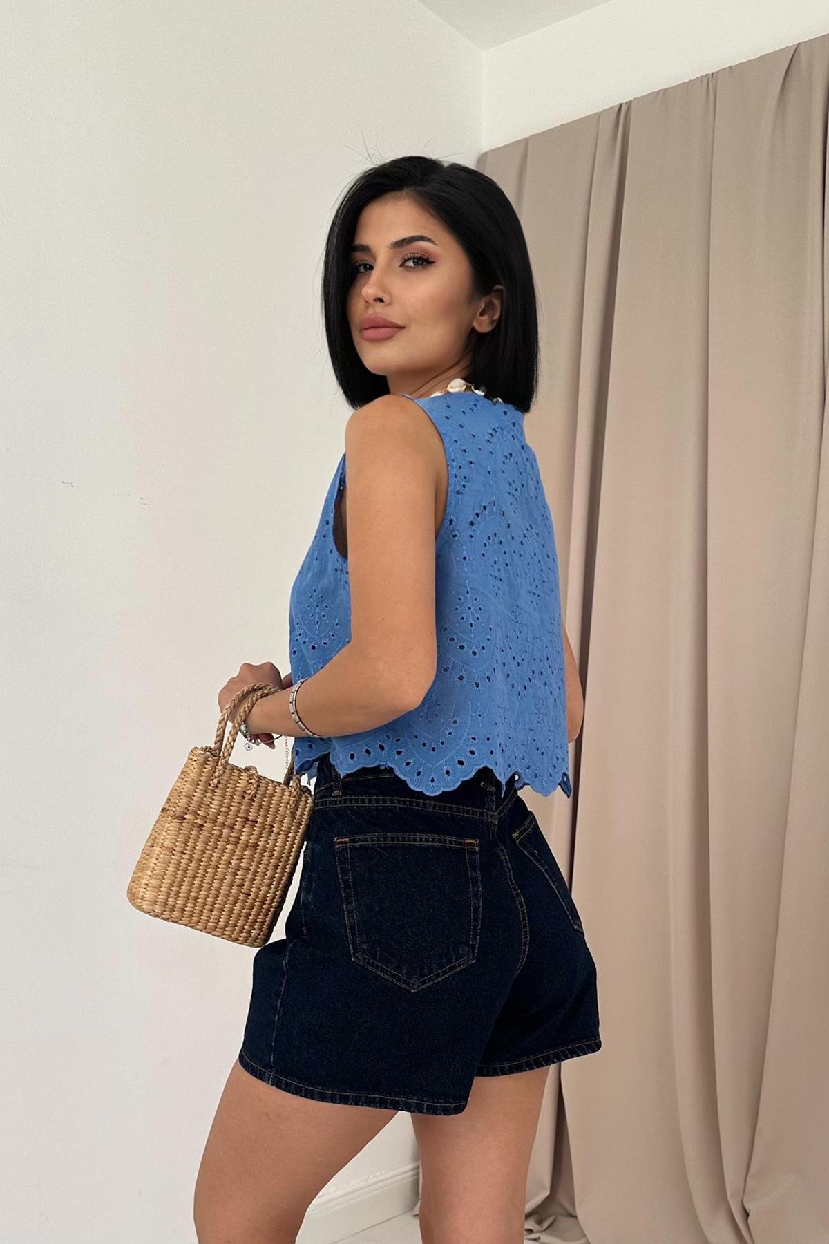 Wholesale Blue Zero Sleeve Embroidered Blouse