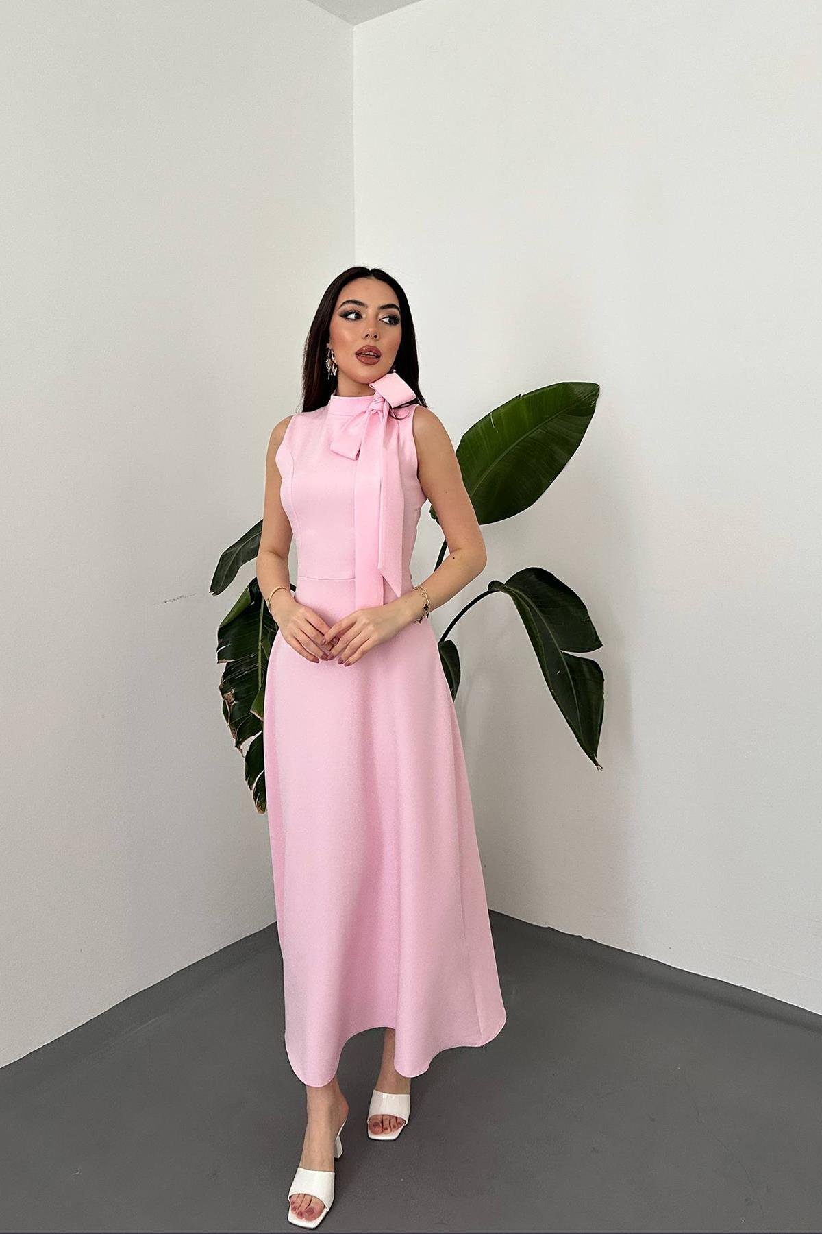 Toptan PEMBE Yaka Fiyonklu Uzun Elbise