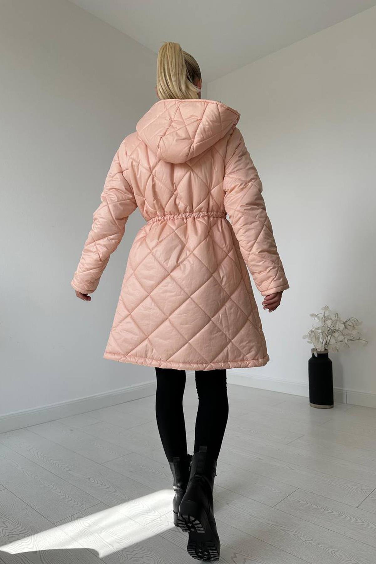 Toptan Pudra Kapüşonlu Şişme Mont