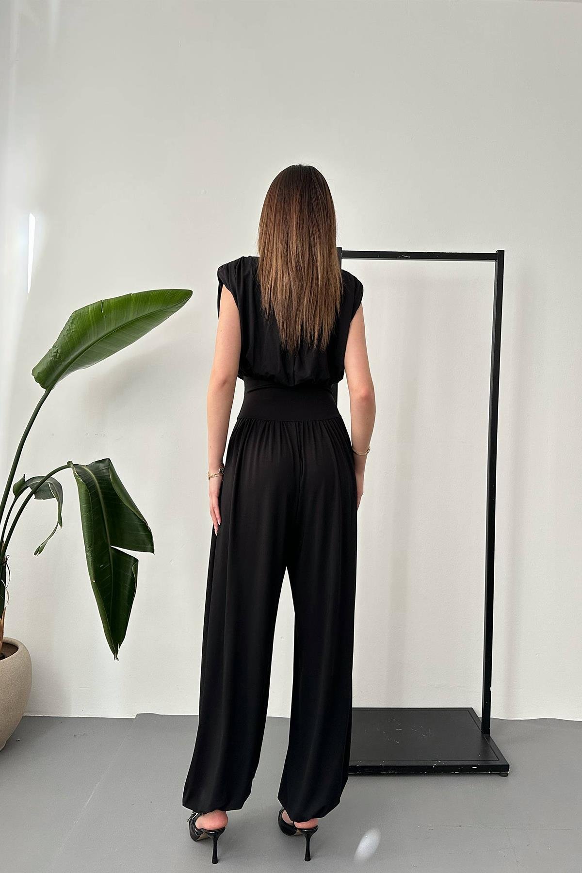 Toptan Siyah Büzgülü Tulum