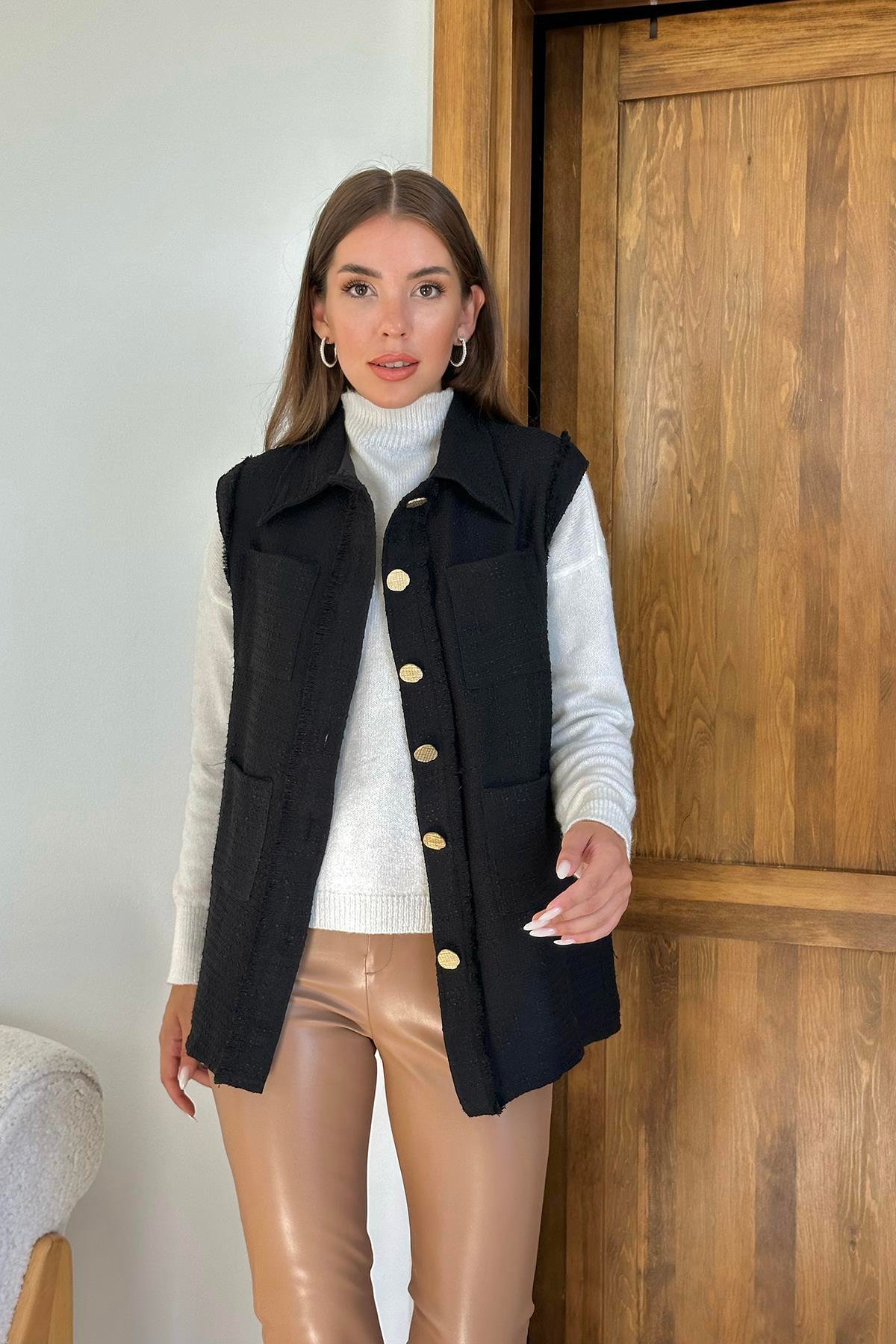 Toptan Siyah Cepli ve Düğmeli Yelek