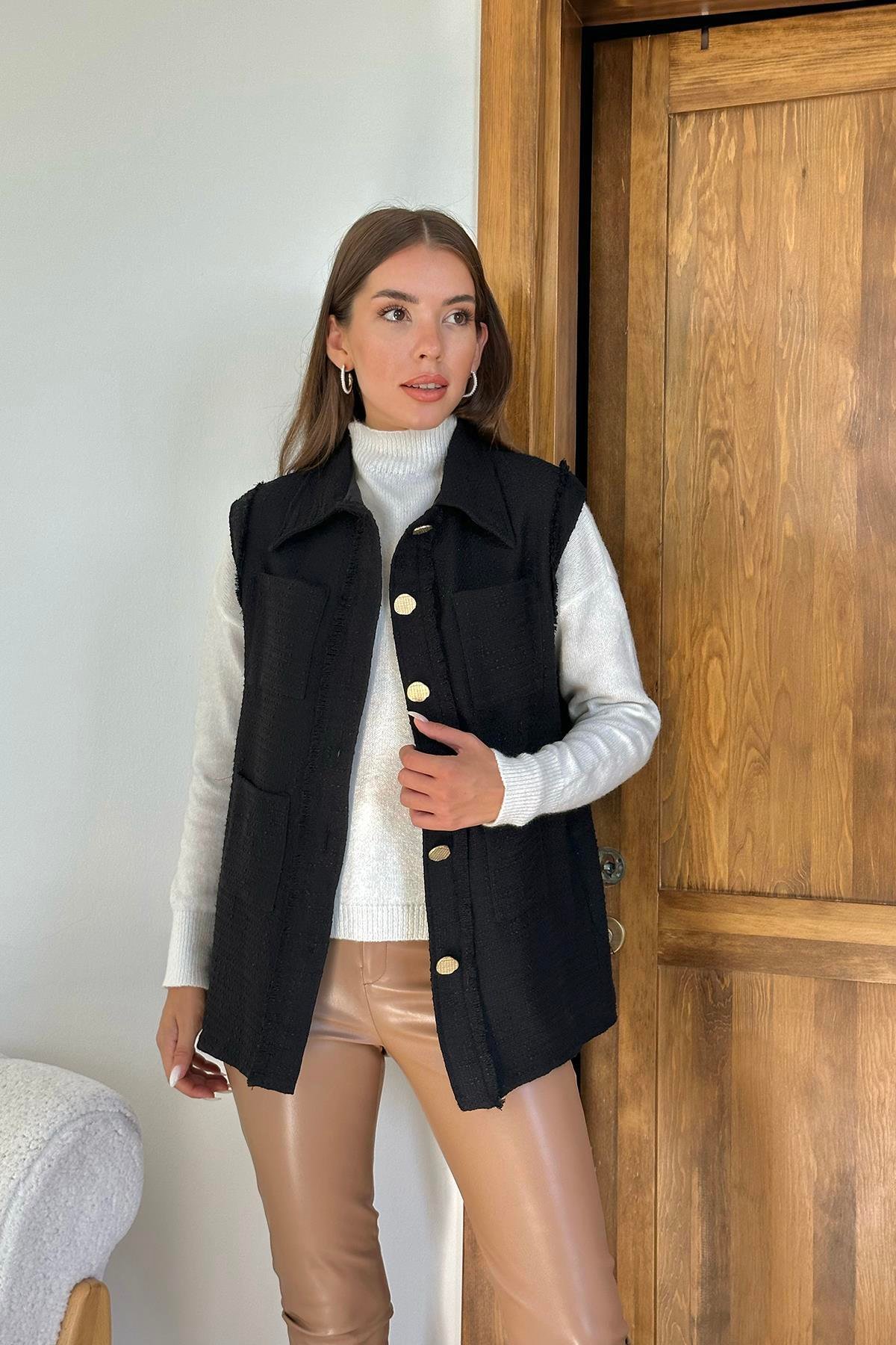 Toptan Siyah Cepli ve Düğmeli Yelek