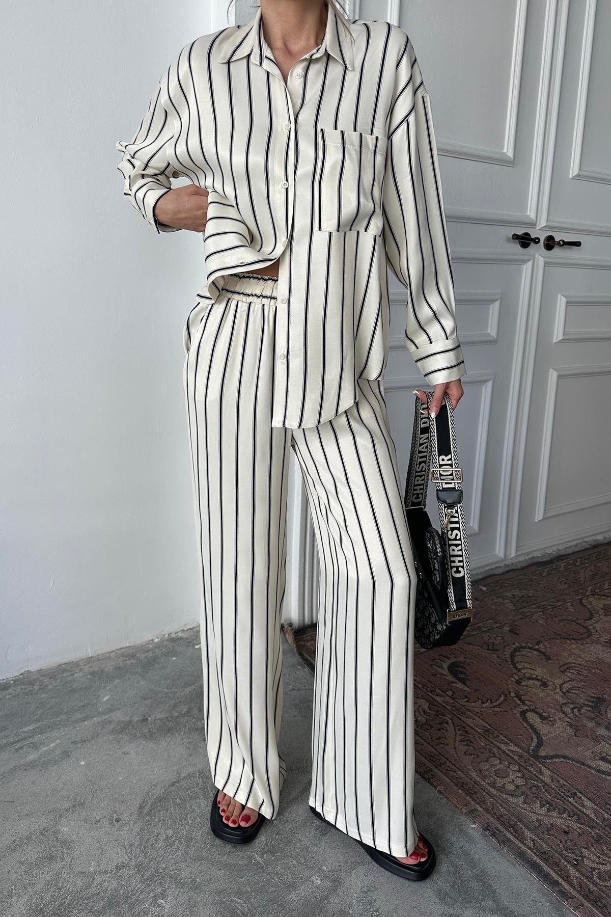 Toptan Siyah Çizgili Saten Takım