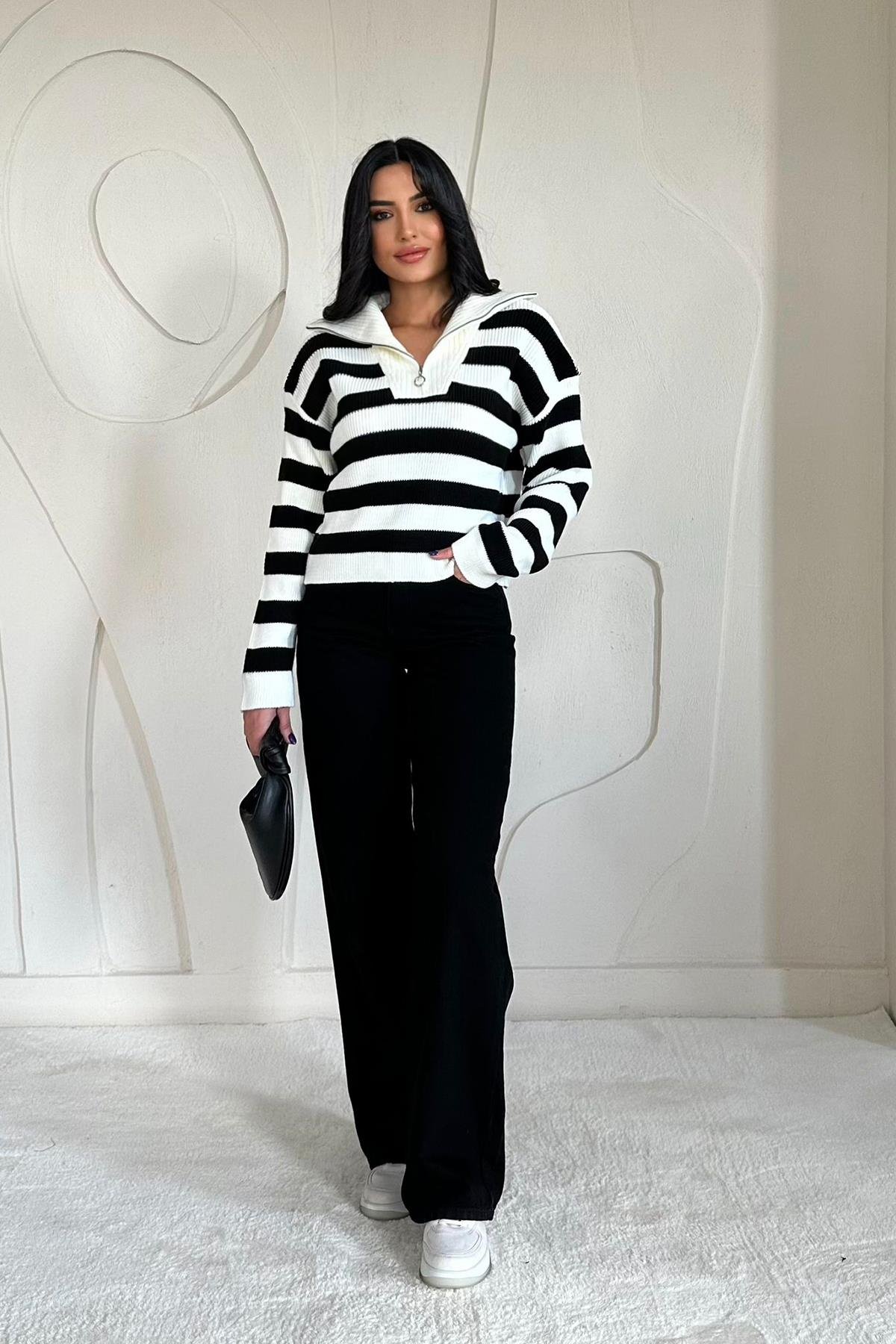 Toptan Siyah Çizgili Triko Kazak
