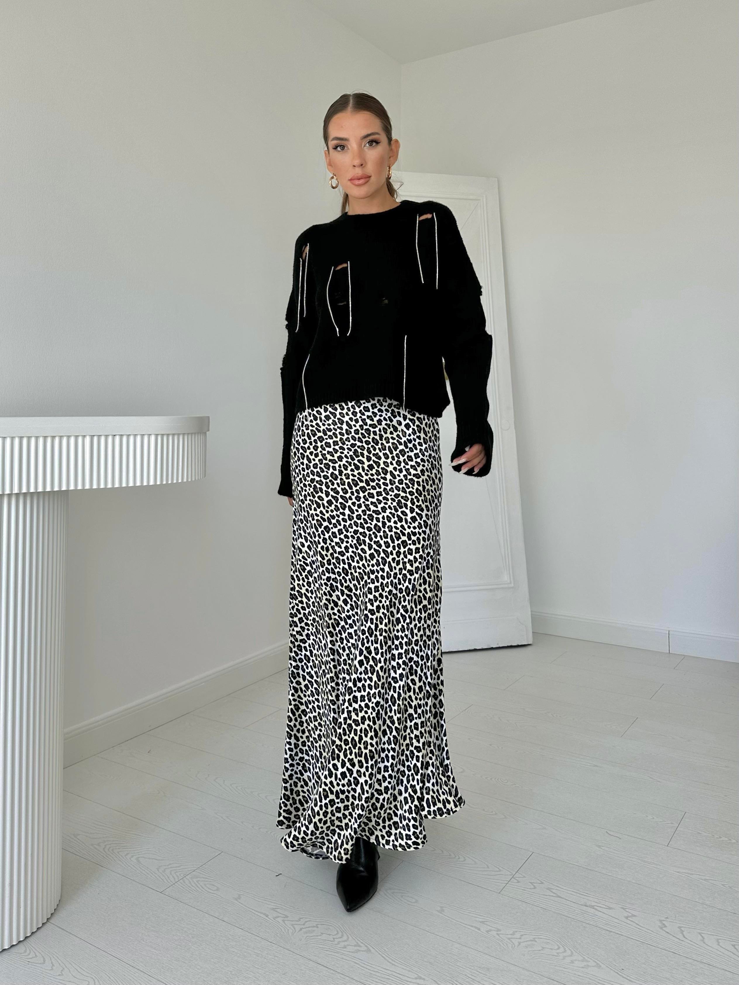 Toptan Siyah Faça ve Zincirli Triko Kazak