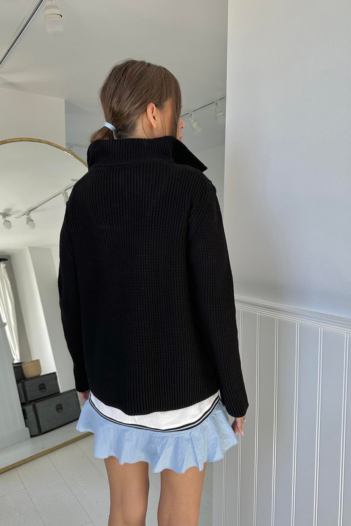 Toptan Siyah Fermuarlı ve Boğazlı Triko Kazak