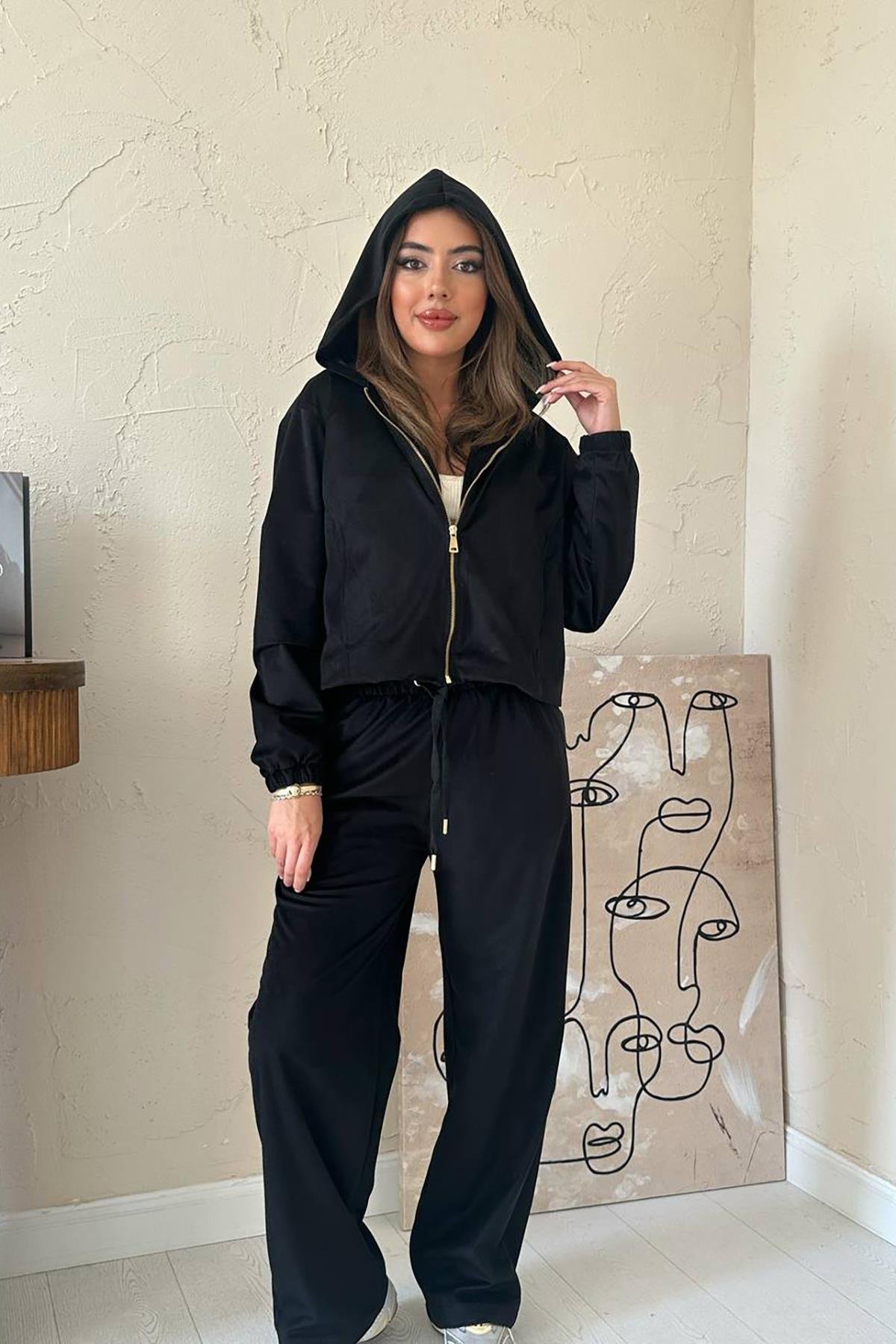 Костюм из тонкого черного бархата оптом