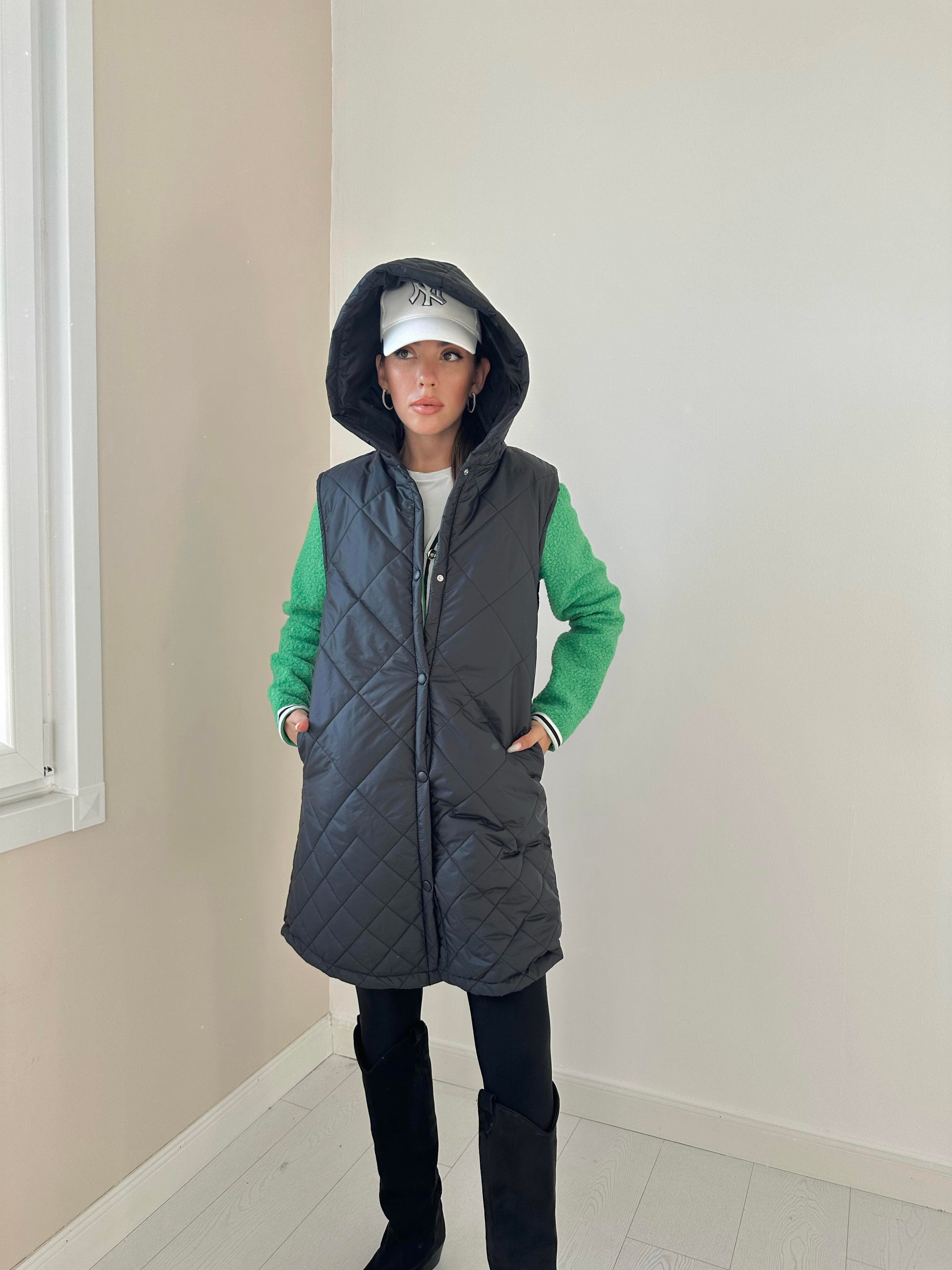 Toptan Siyah Kapitone Uzun Yelek