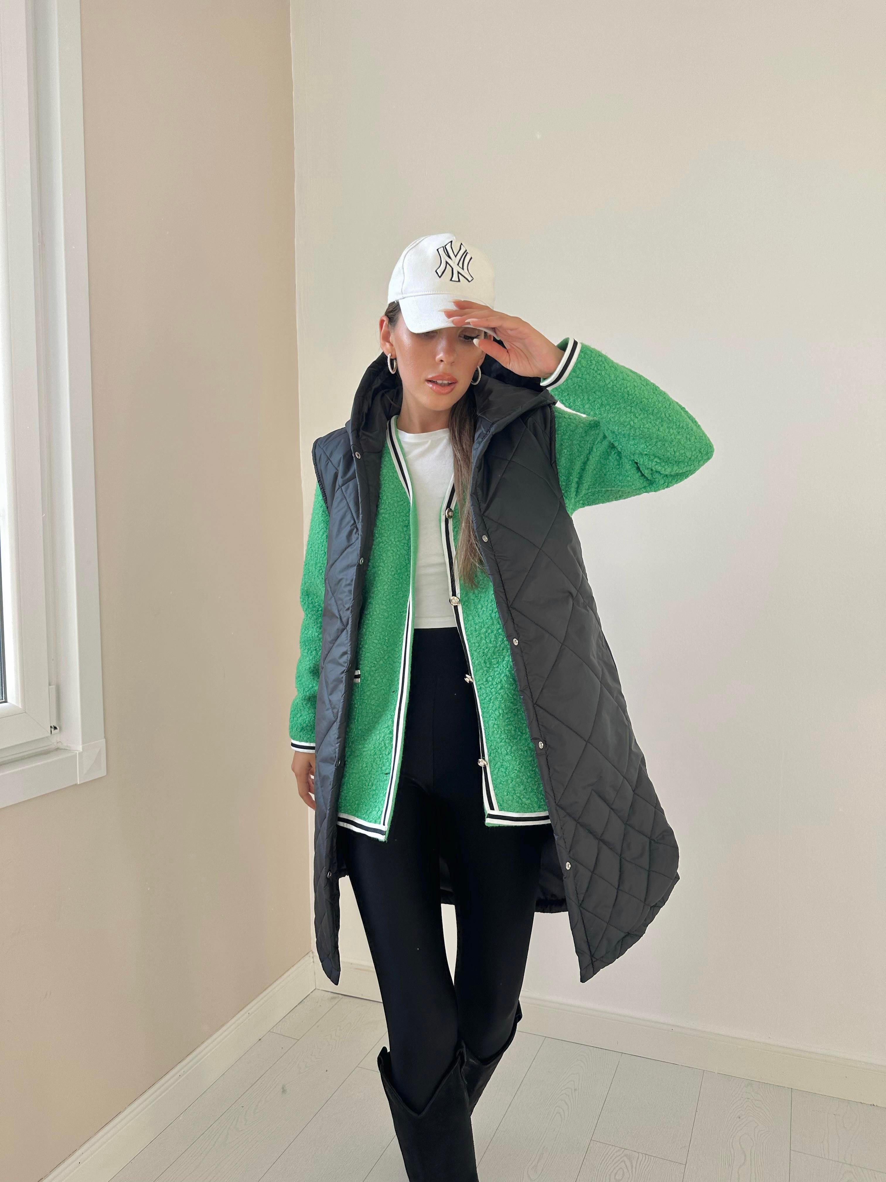 Toptan Siyah Kapitone Uzun Yelek