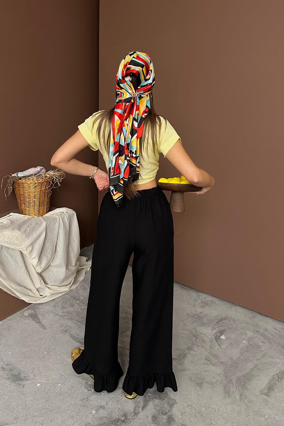 Toptan Siyah Paçası Fırfırlı Keten Pantolon