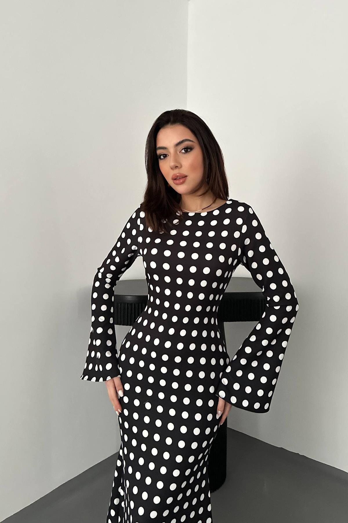 Toptan Siyah Puantiyeli Vücudu Saran Elbise