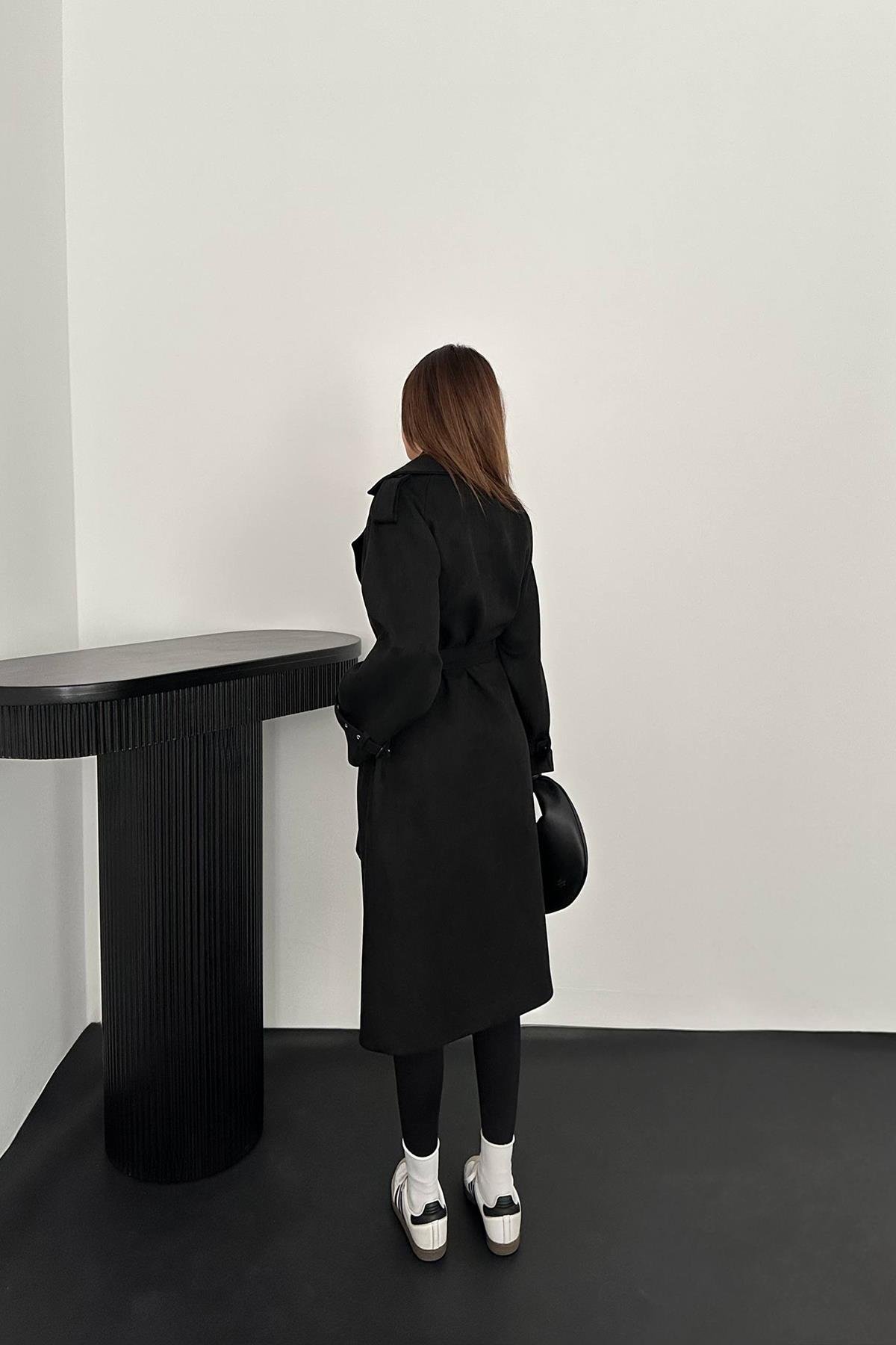 Toptan Siyah Reglan Kollu Süet Trençkot