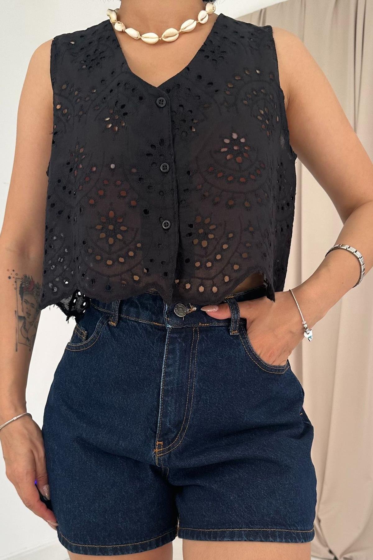 Wholesale Black Zero Sleeve Embroidered Blouse