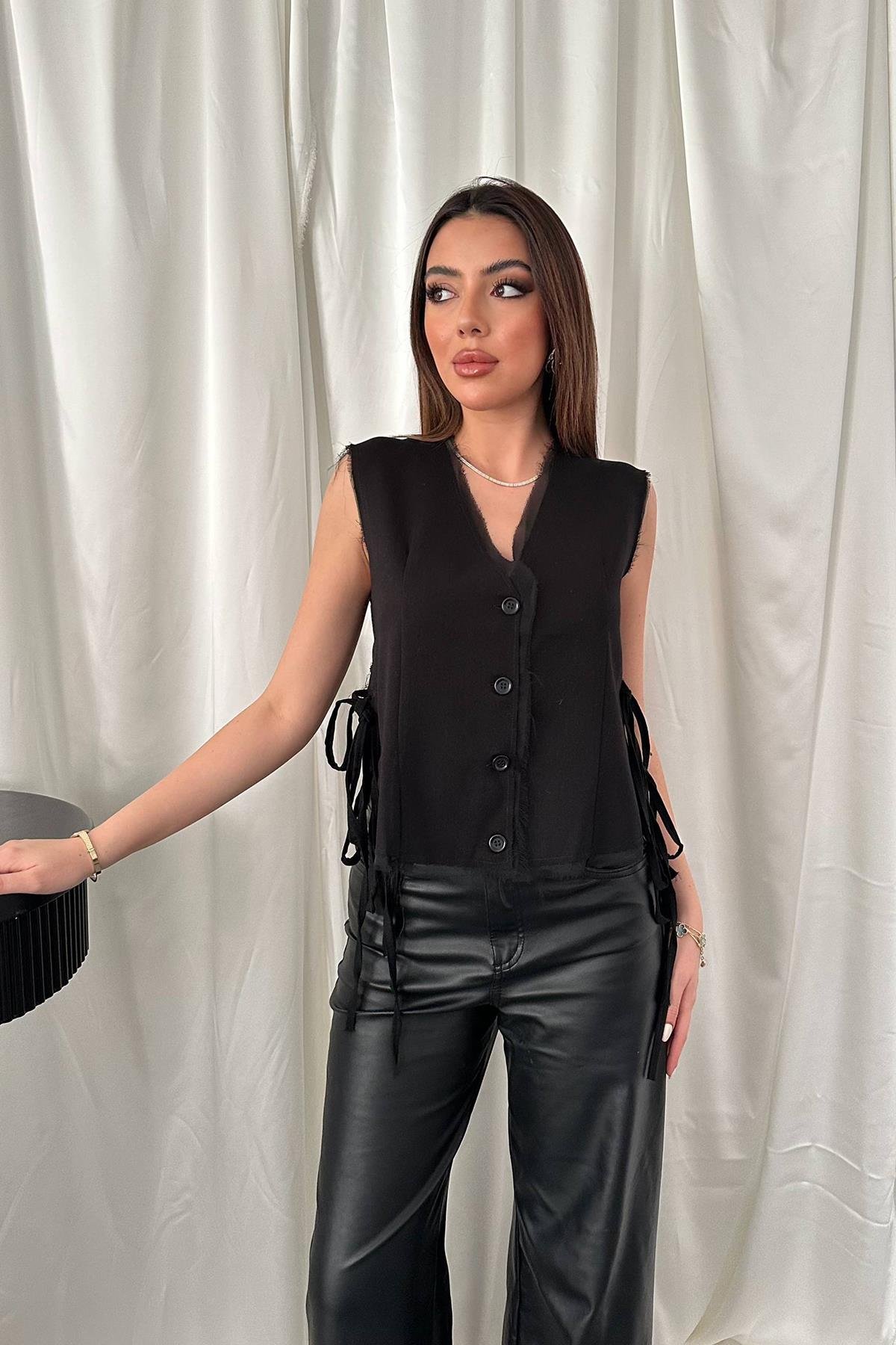 Toptan Siyah Yanları Bağcıklı Yelek