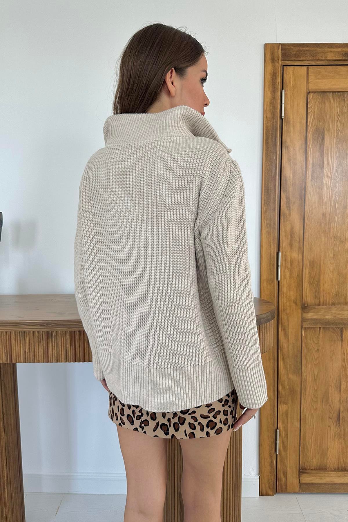 Toptan Taş Fermuarlı ve Boğazlı Triko Kazak